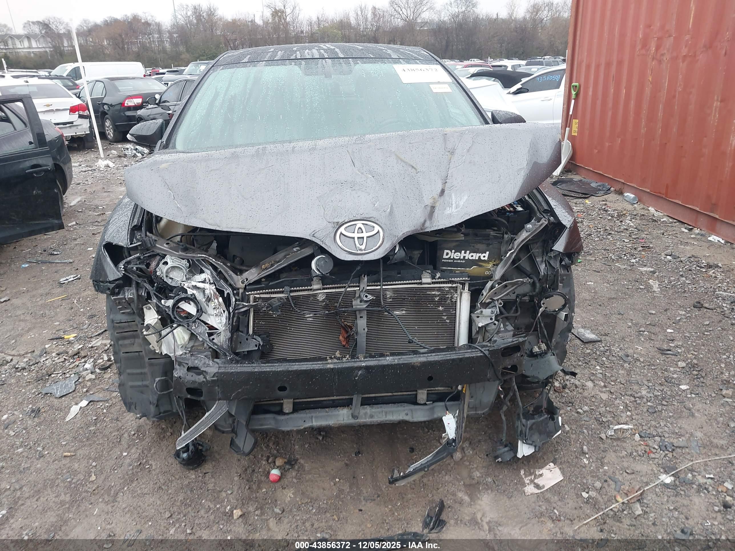 TOYOTA VENZA image 6