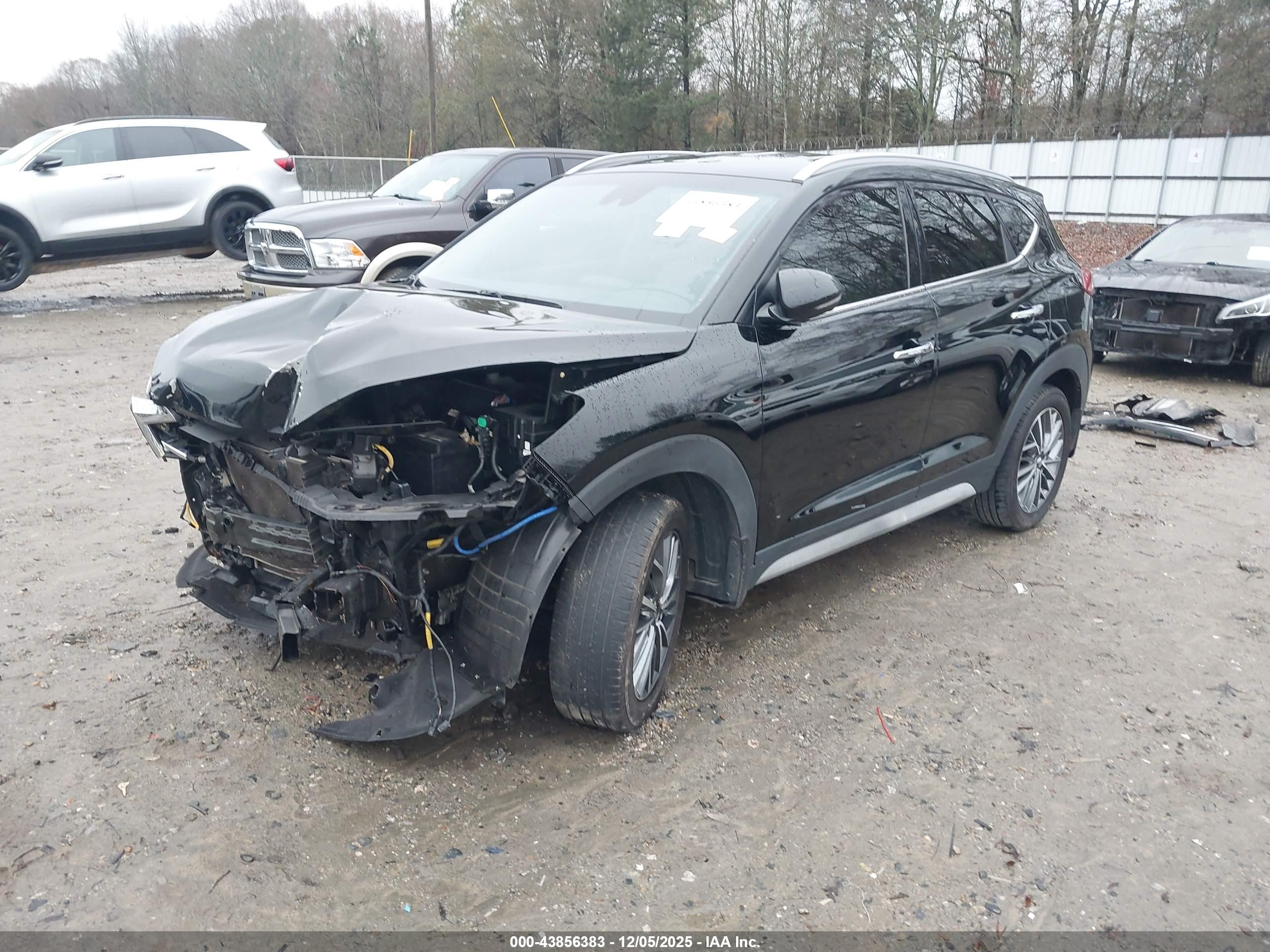 HYUNDAI TUCSON image 2