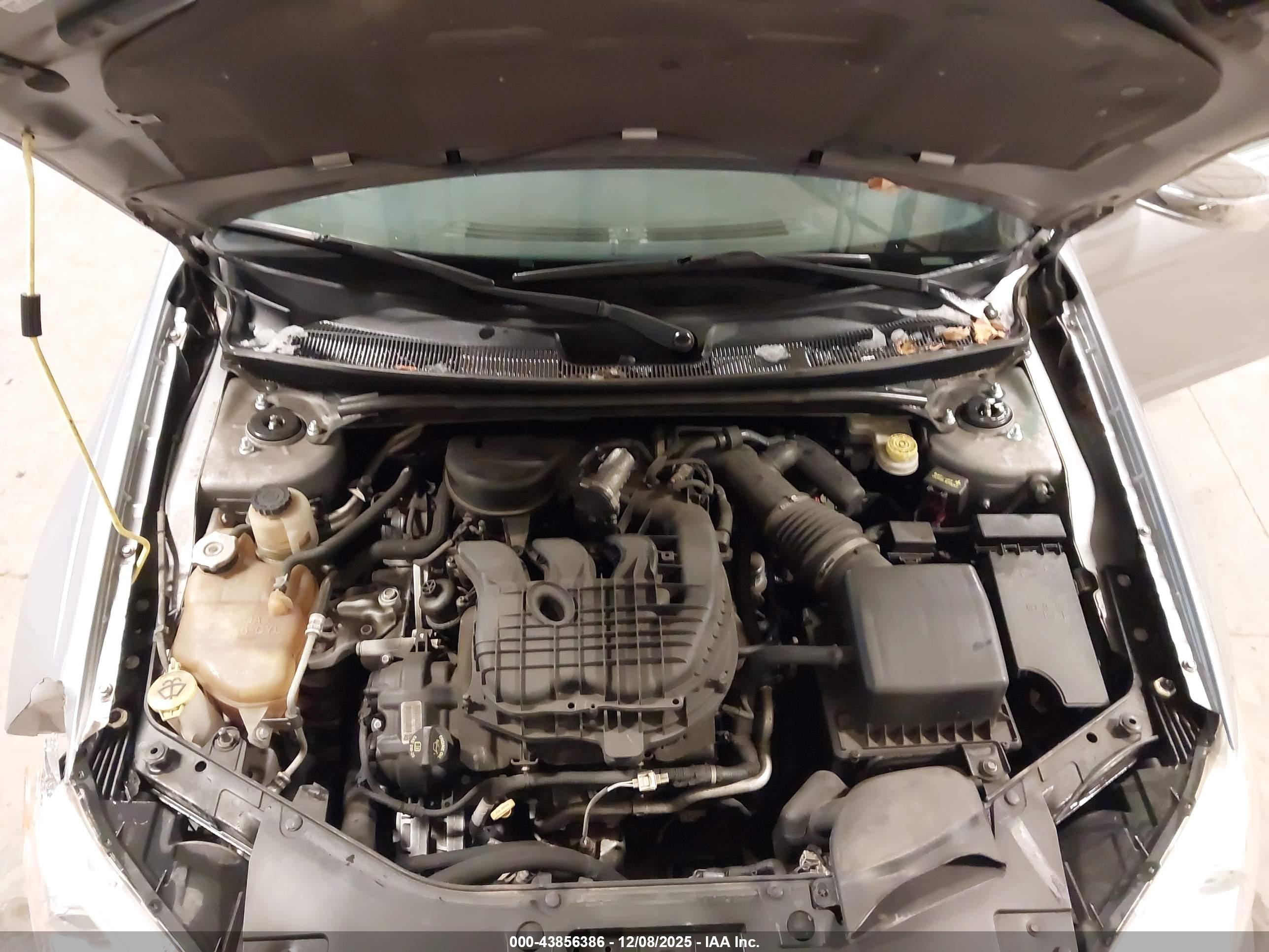 CHRYSLER 200 image 10