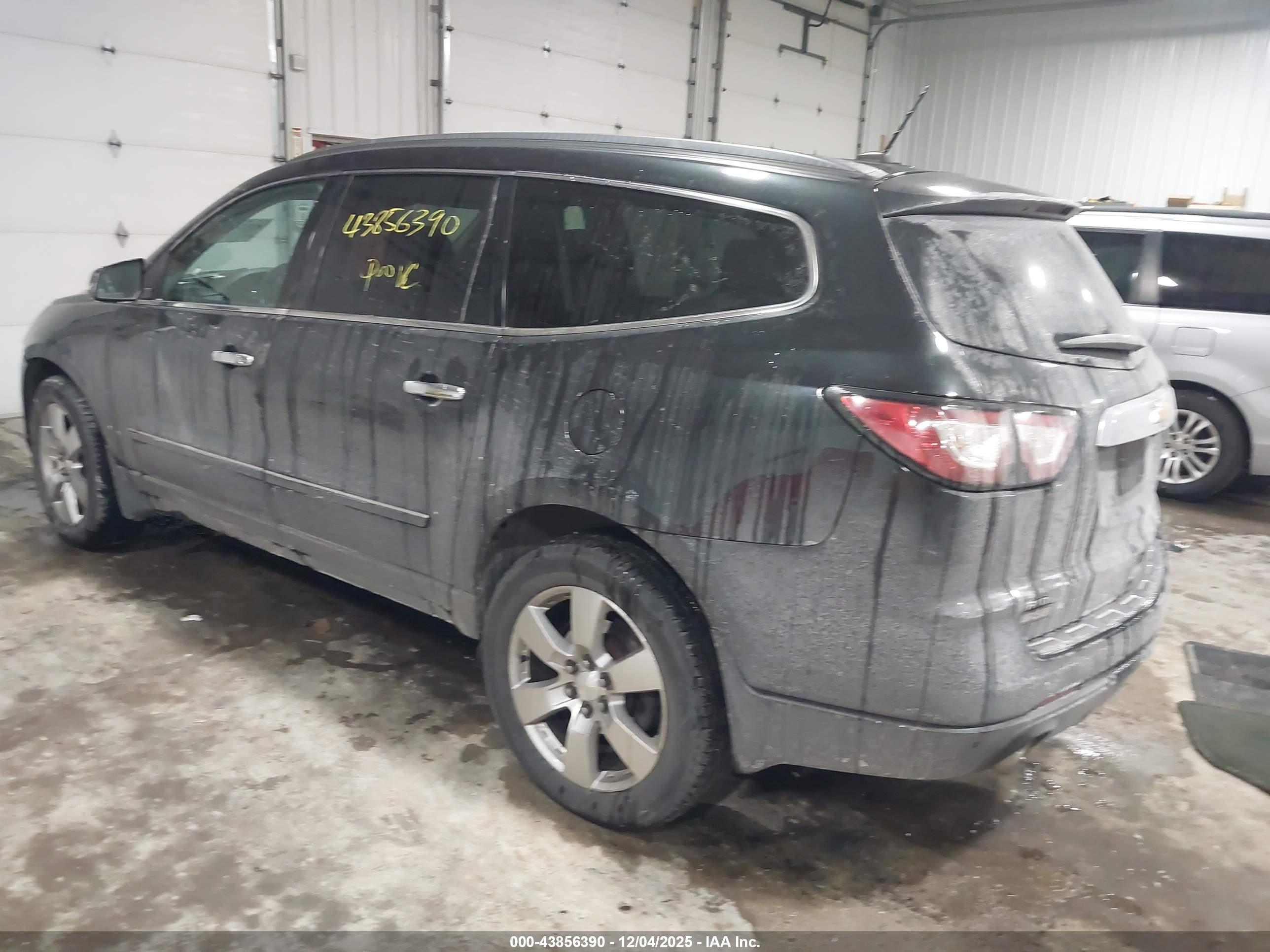 CHEVROLET TRAVERSE image 3