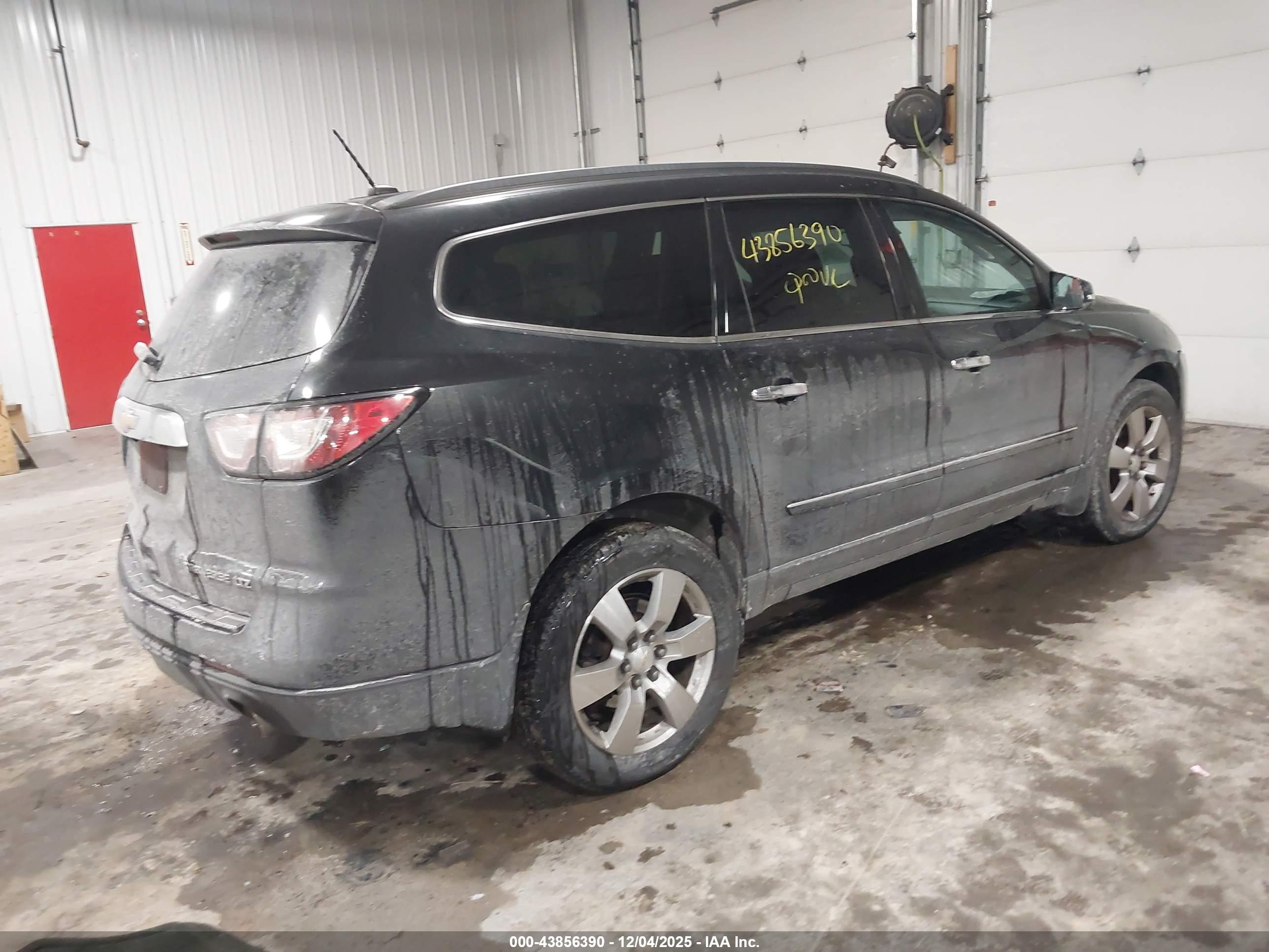 CHEVROLET TRAVERSE image 4