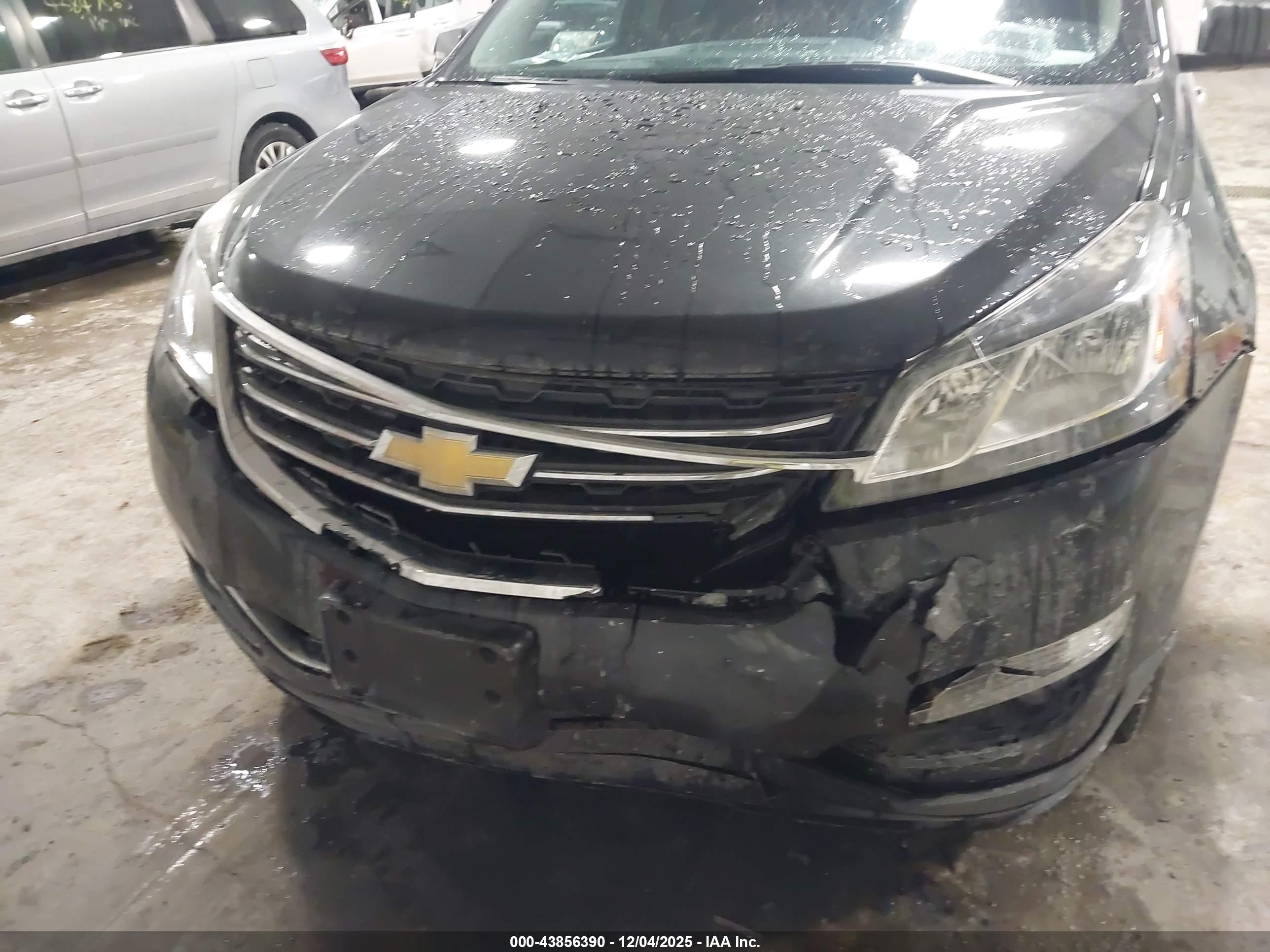 CHEVROLET TRAVERSE image 6