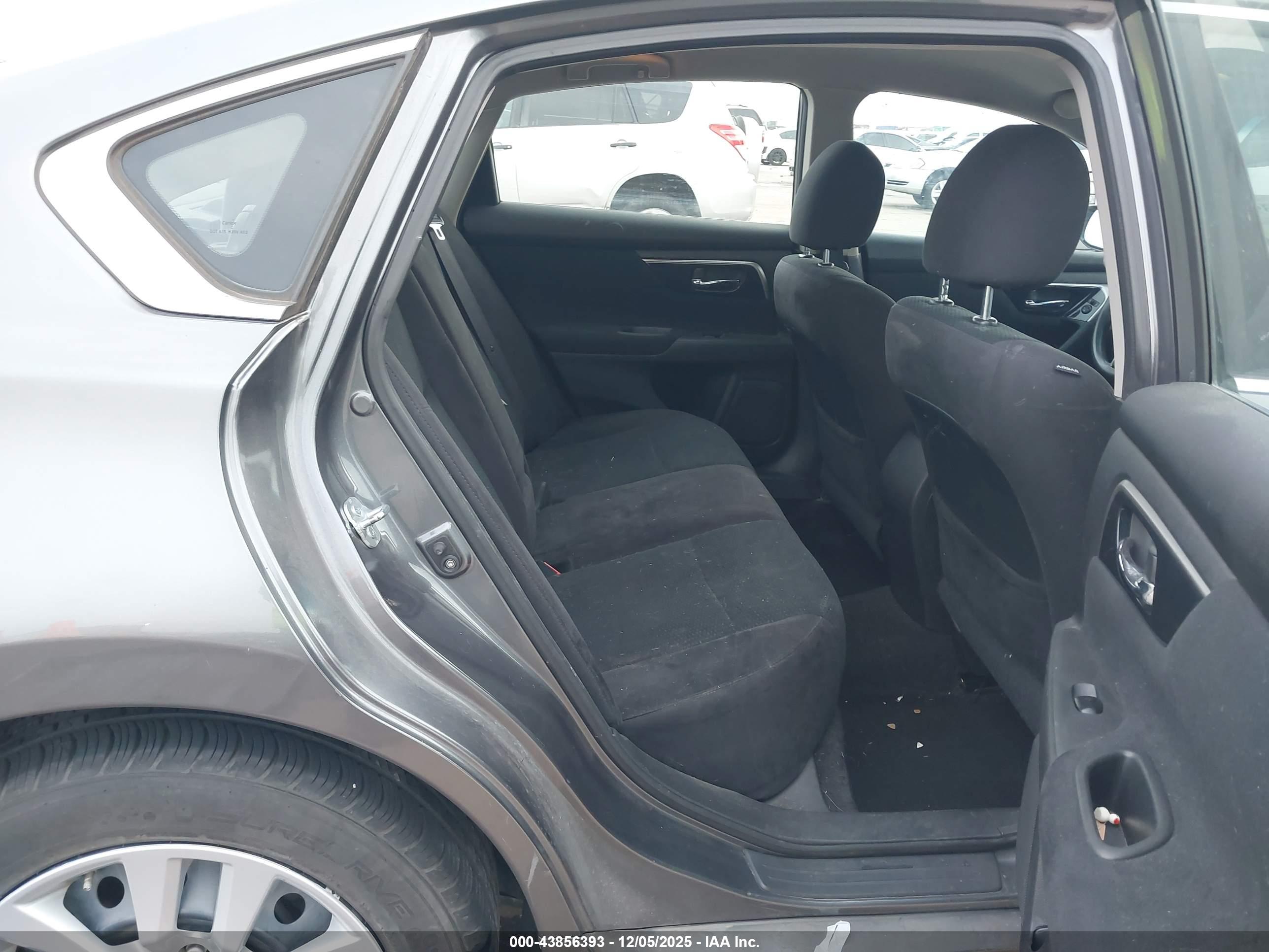 NISSAN ALTIMA image 8