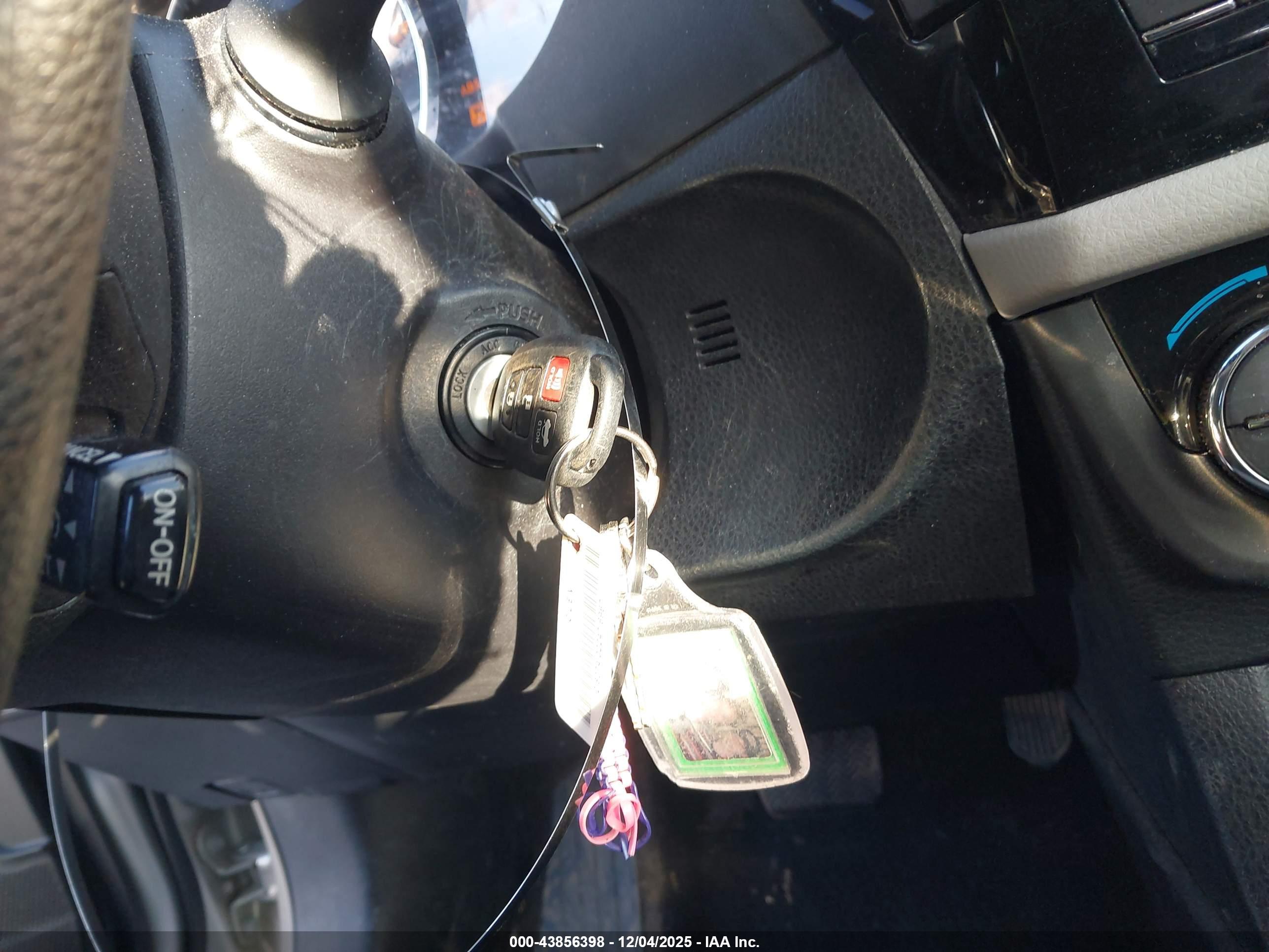 TOYOTA COROLLA image 11