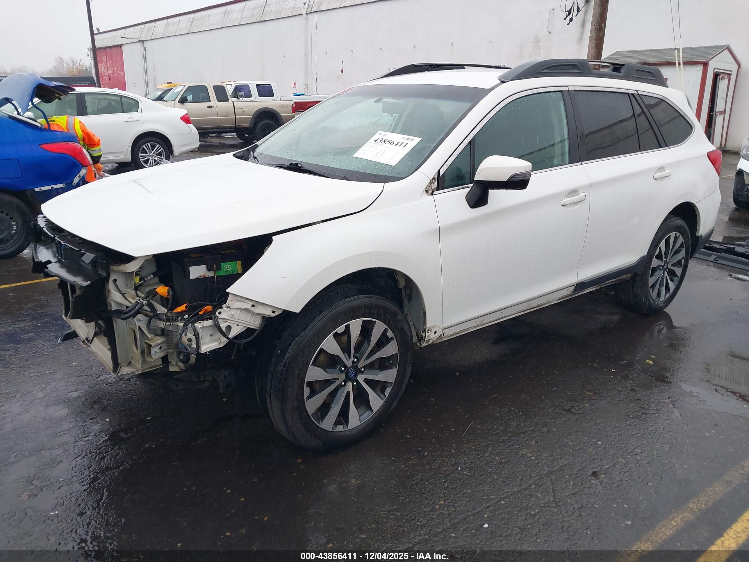 SUBARU OUTBACK image 2