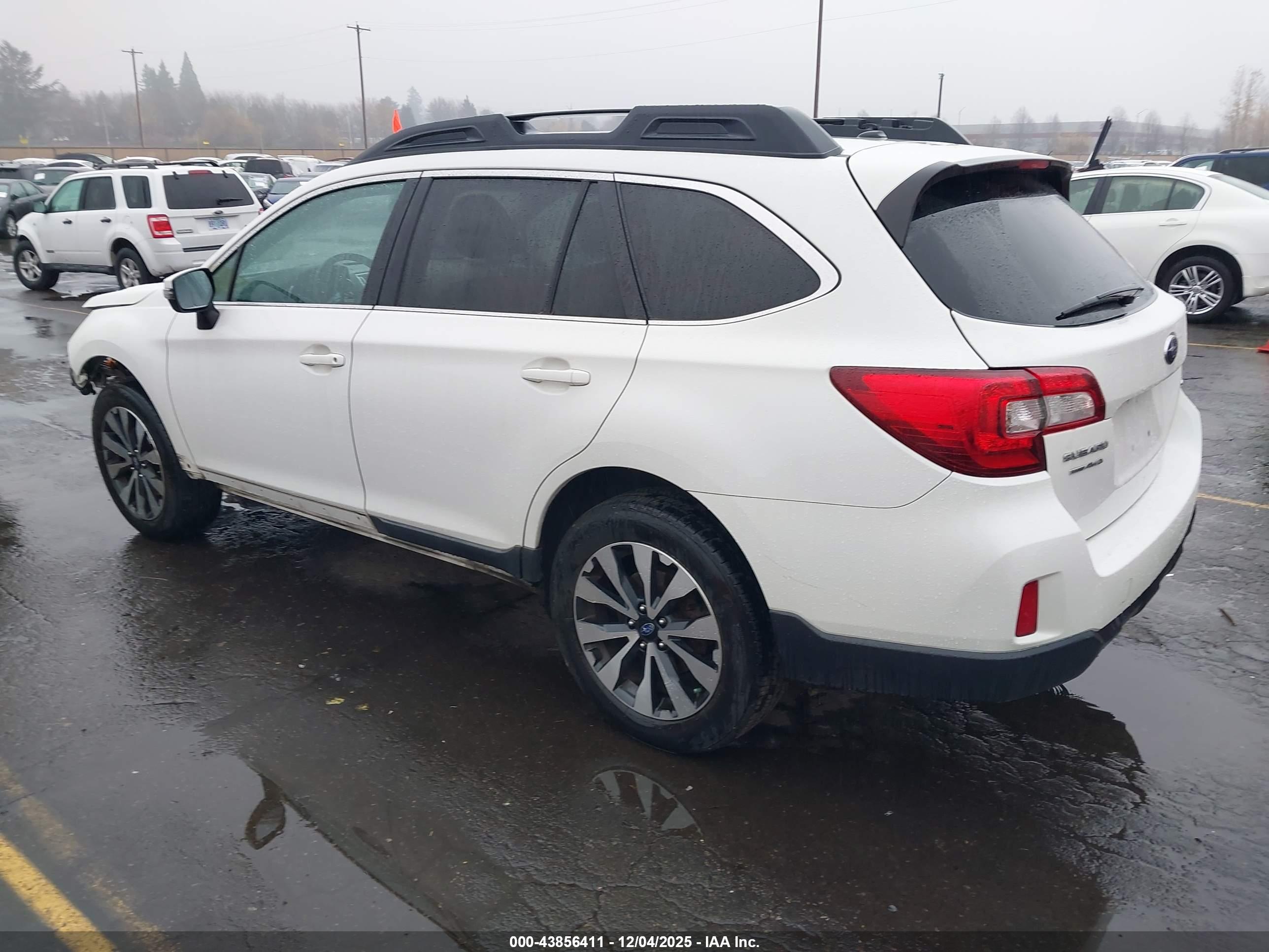 SUBARU OUTBACK image 3