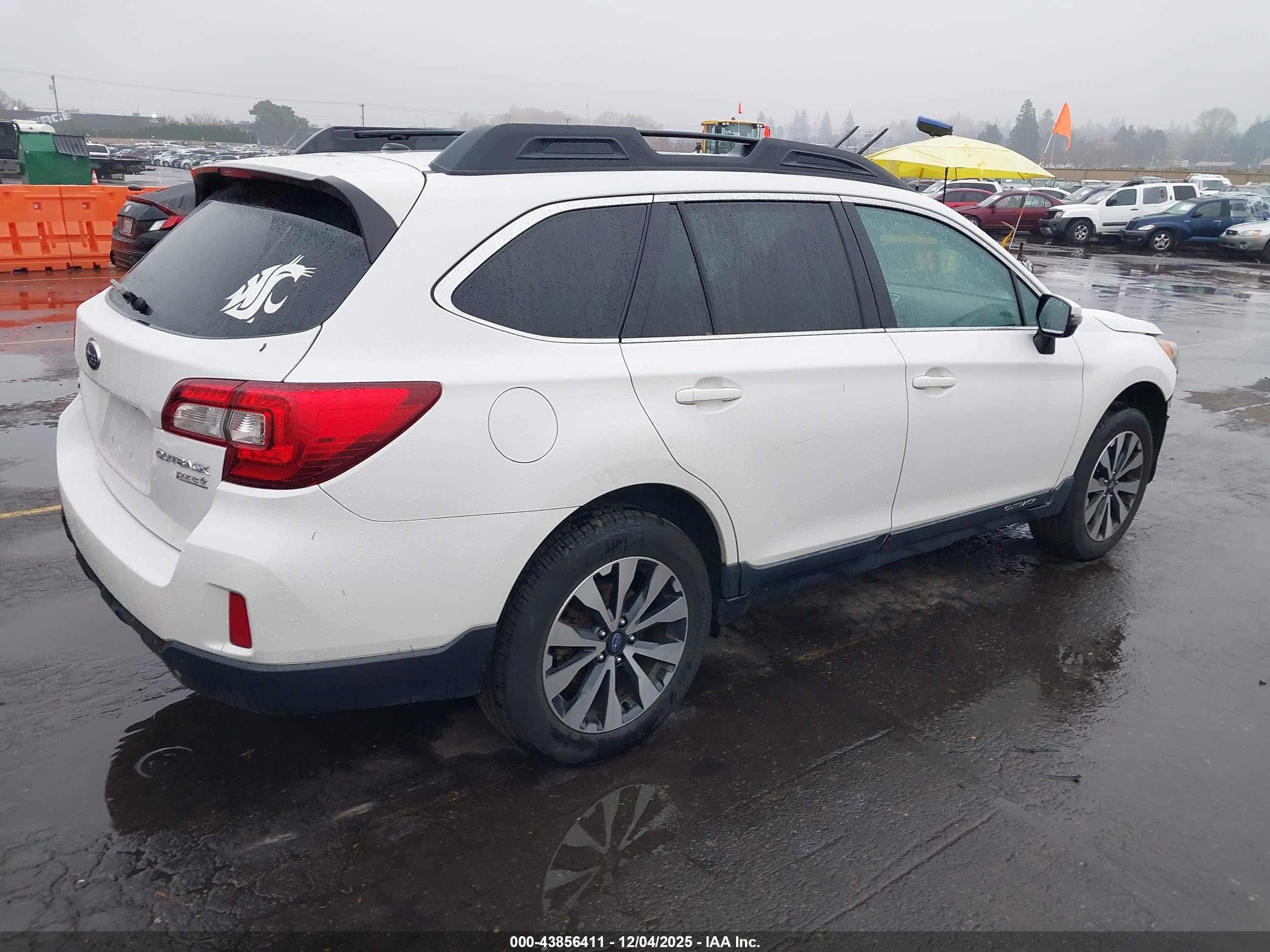 SUBARU OUTBACK image 4