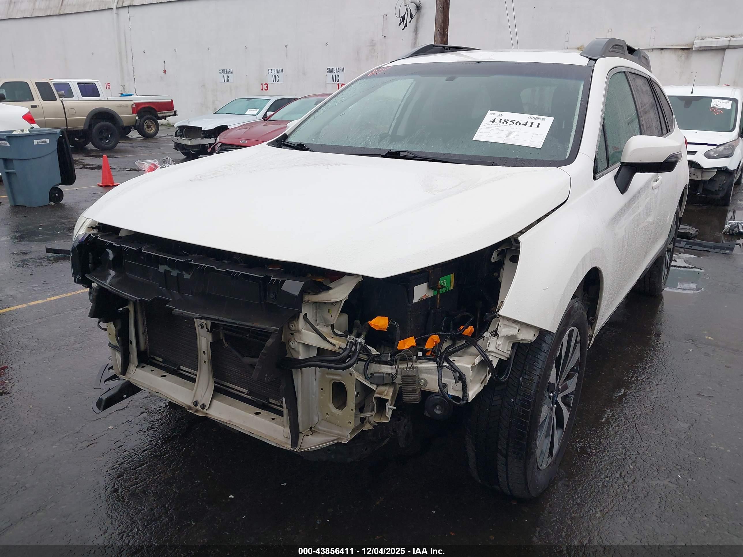 SUBARU OUTBACK image 6