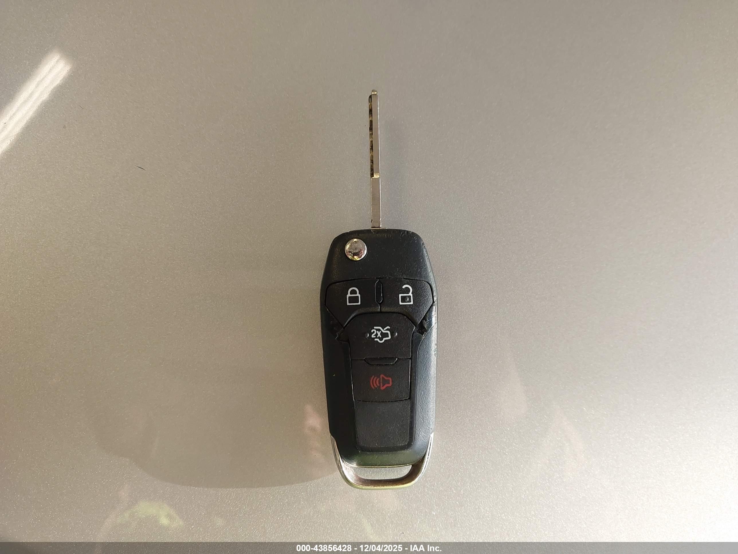 FORD FUSION image 11