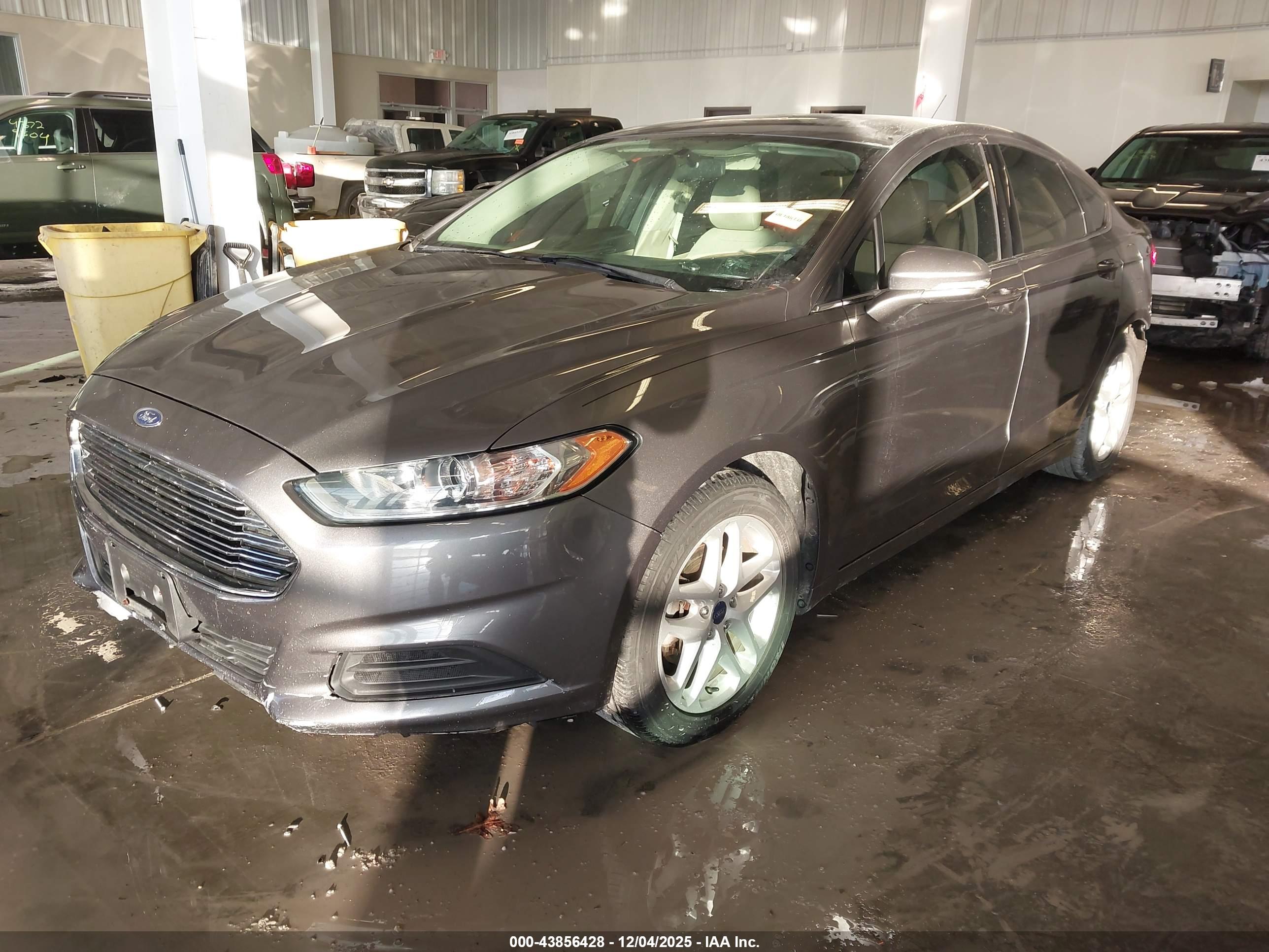 FORD FUSION image 2