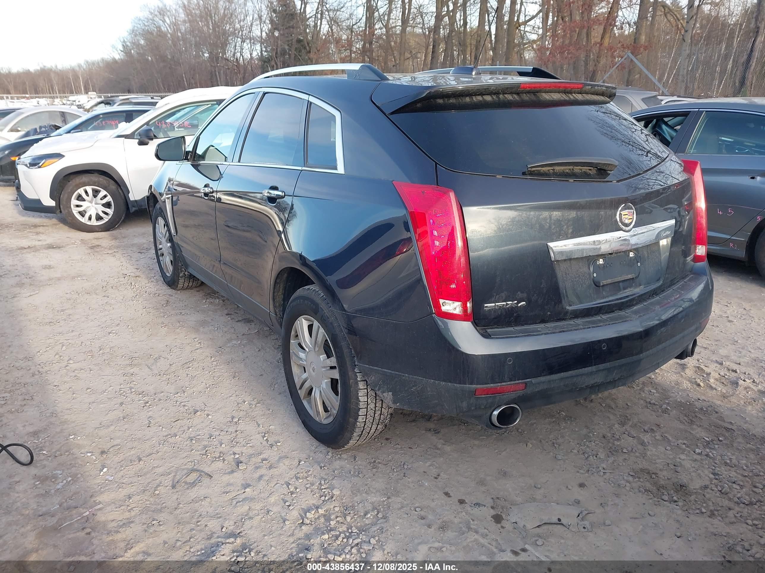 CADILLAC SRX image 3