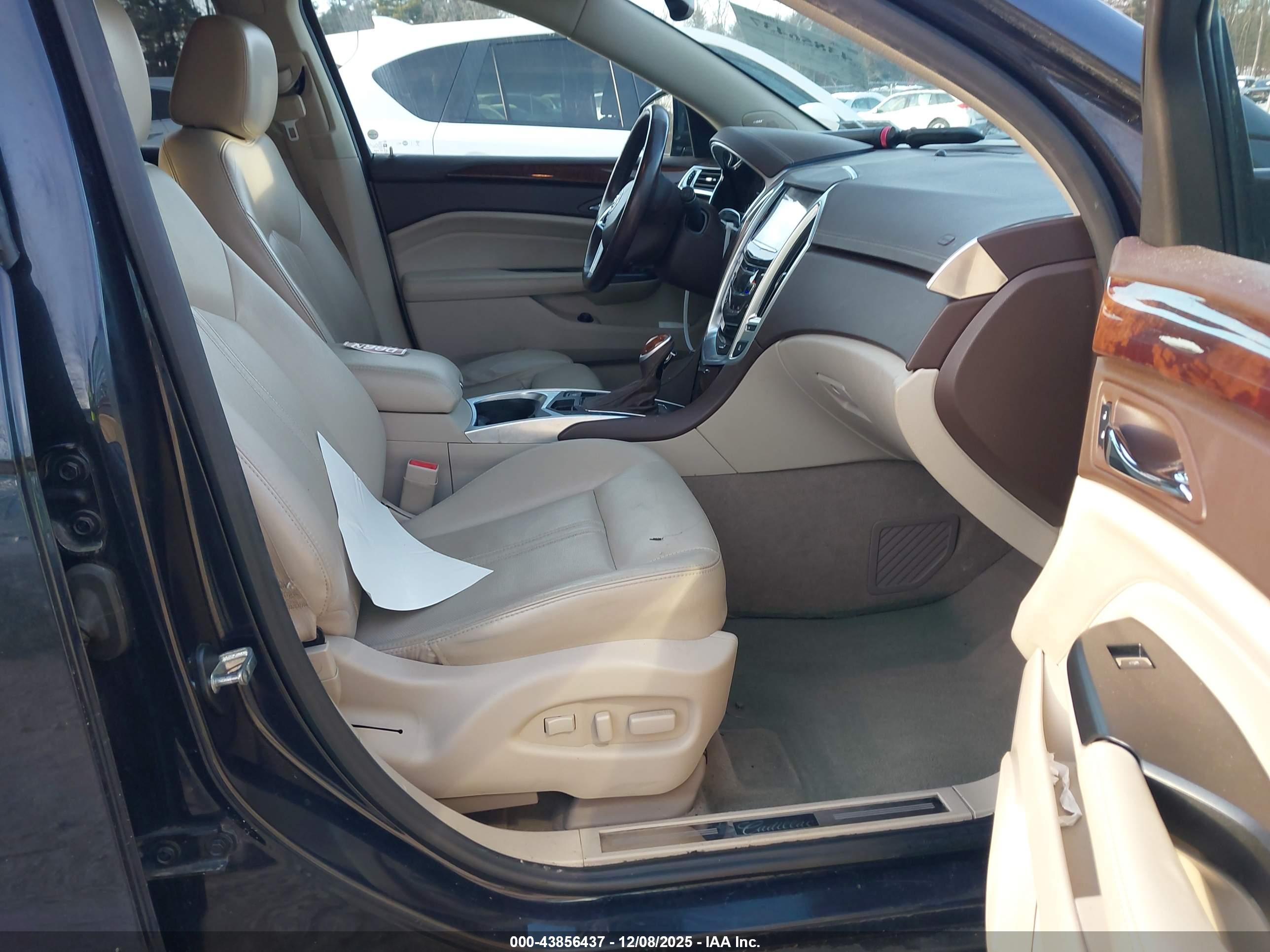 CADILLAC SRX image 5