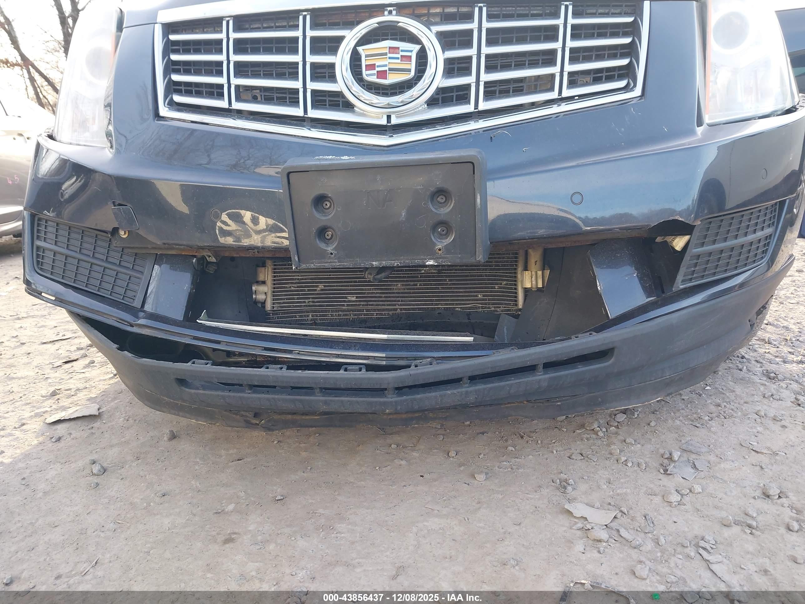 CADILLAC SRX image 6
