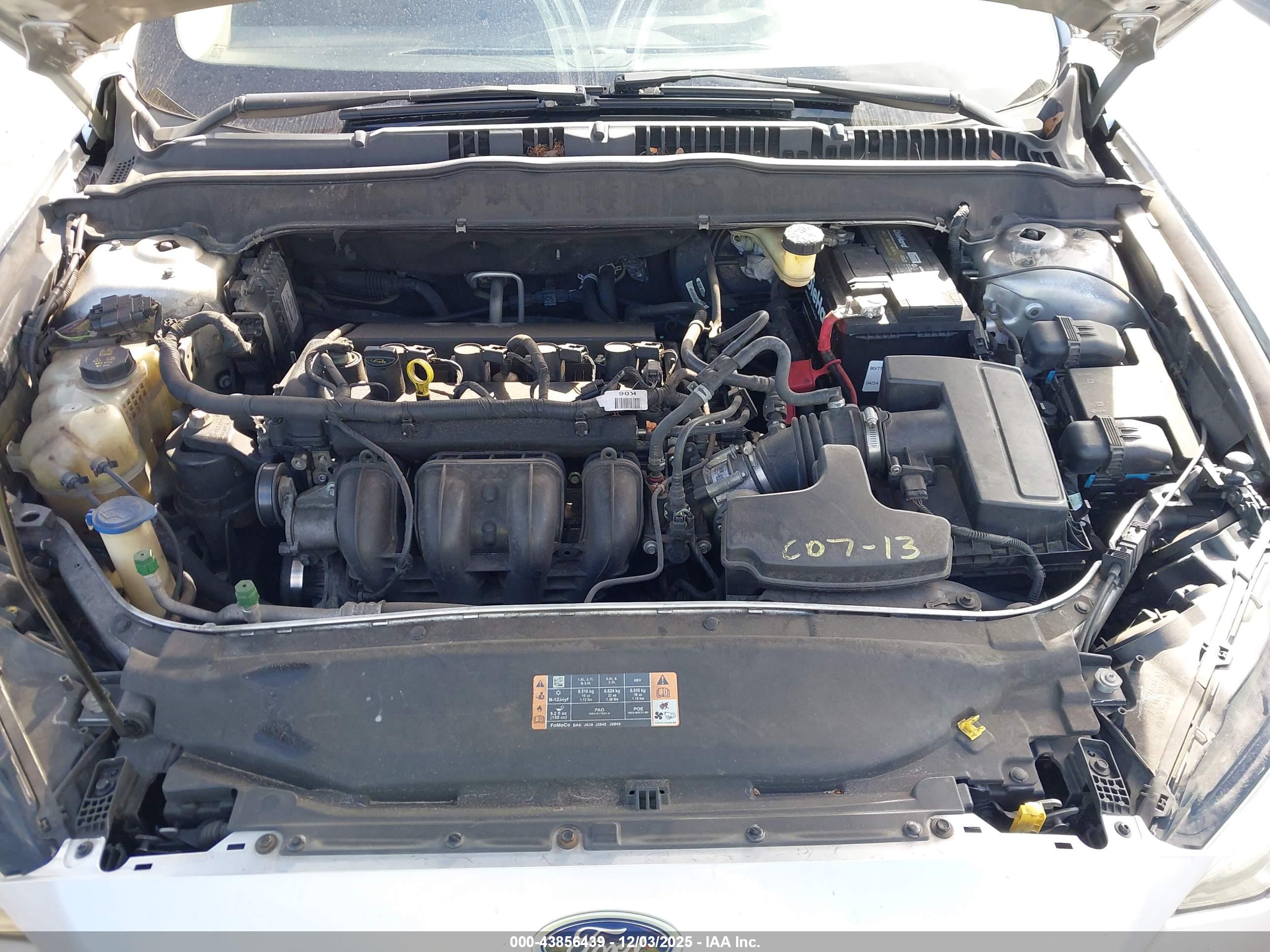 FORD FUSION image 10