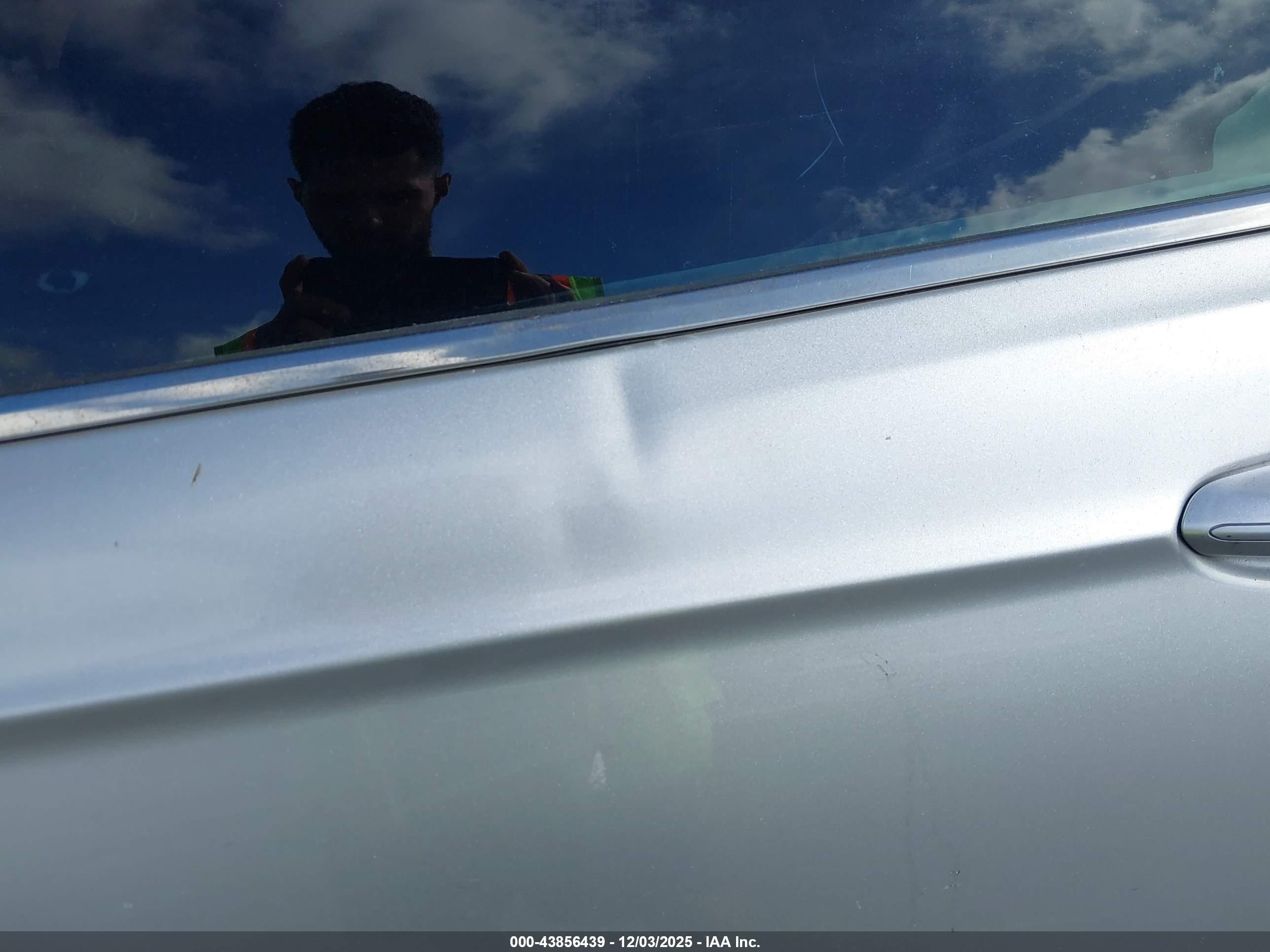 FORD FUSION image 6