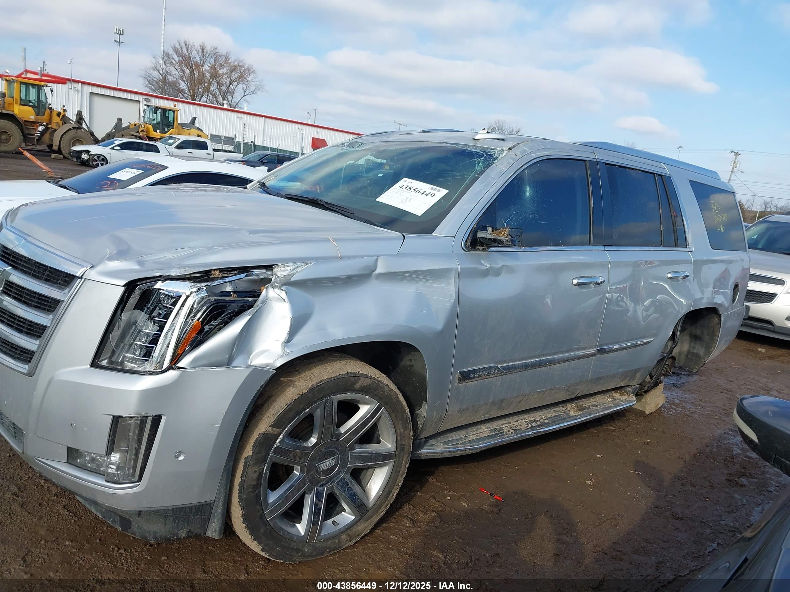CADILLAC ESCALADE image 6