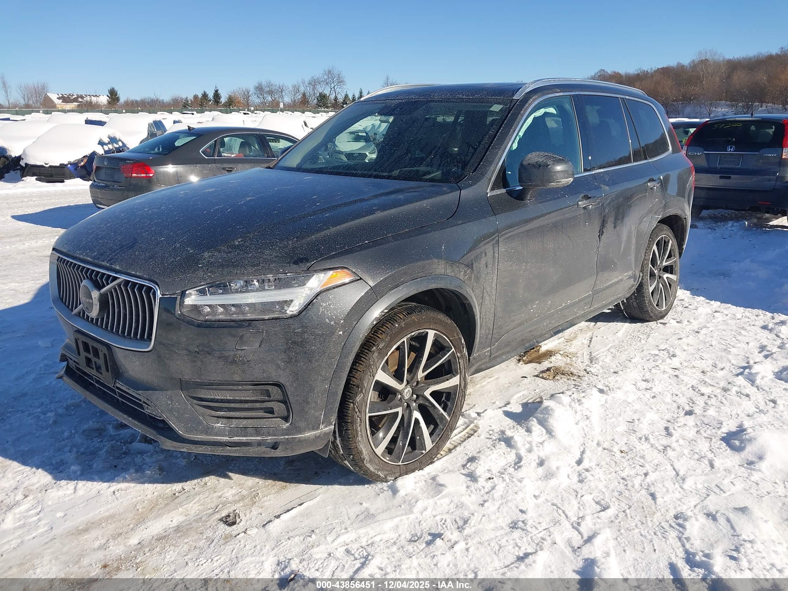 VOLVO XC90 image 2