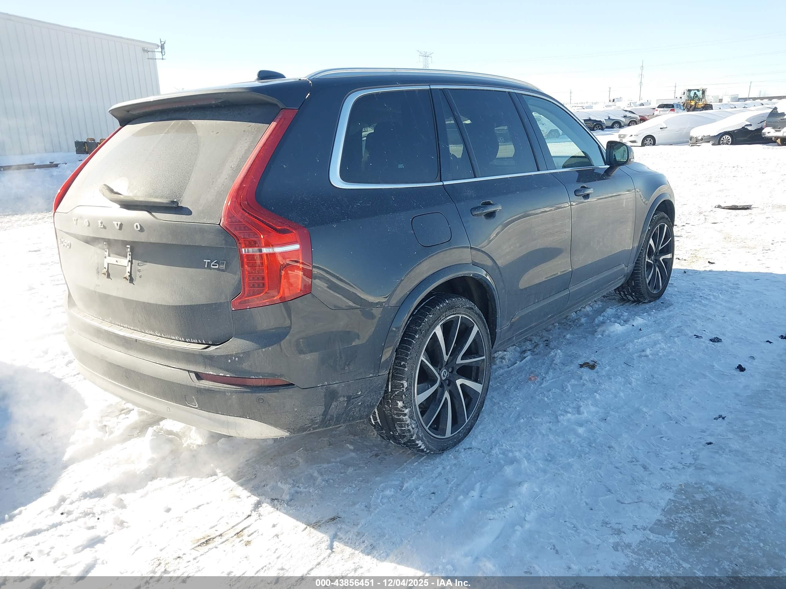 VOLVO XC90 image 4