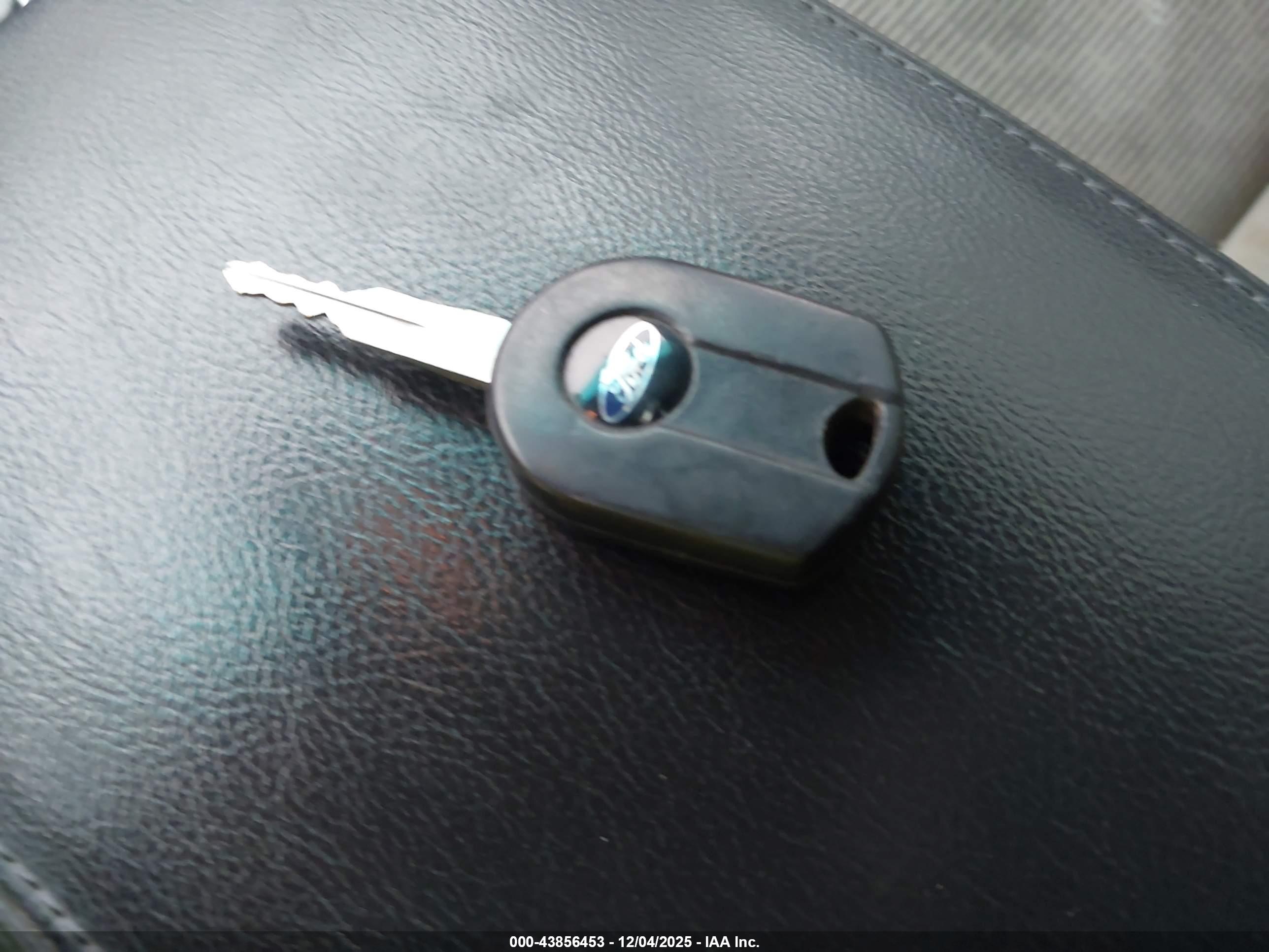 FORD EXPLORER image 11