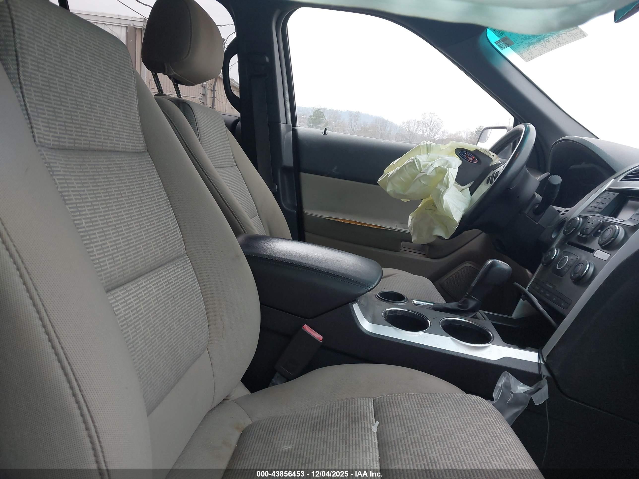FORD EXPLORER image 5