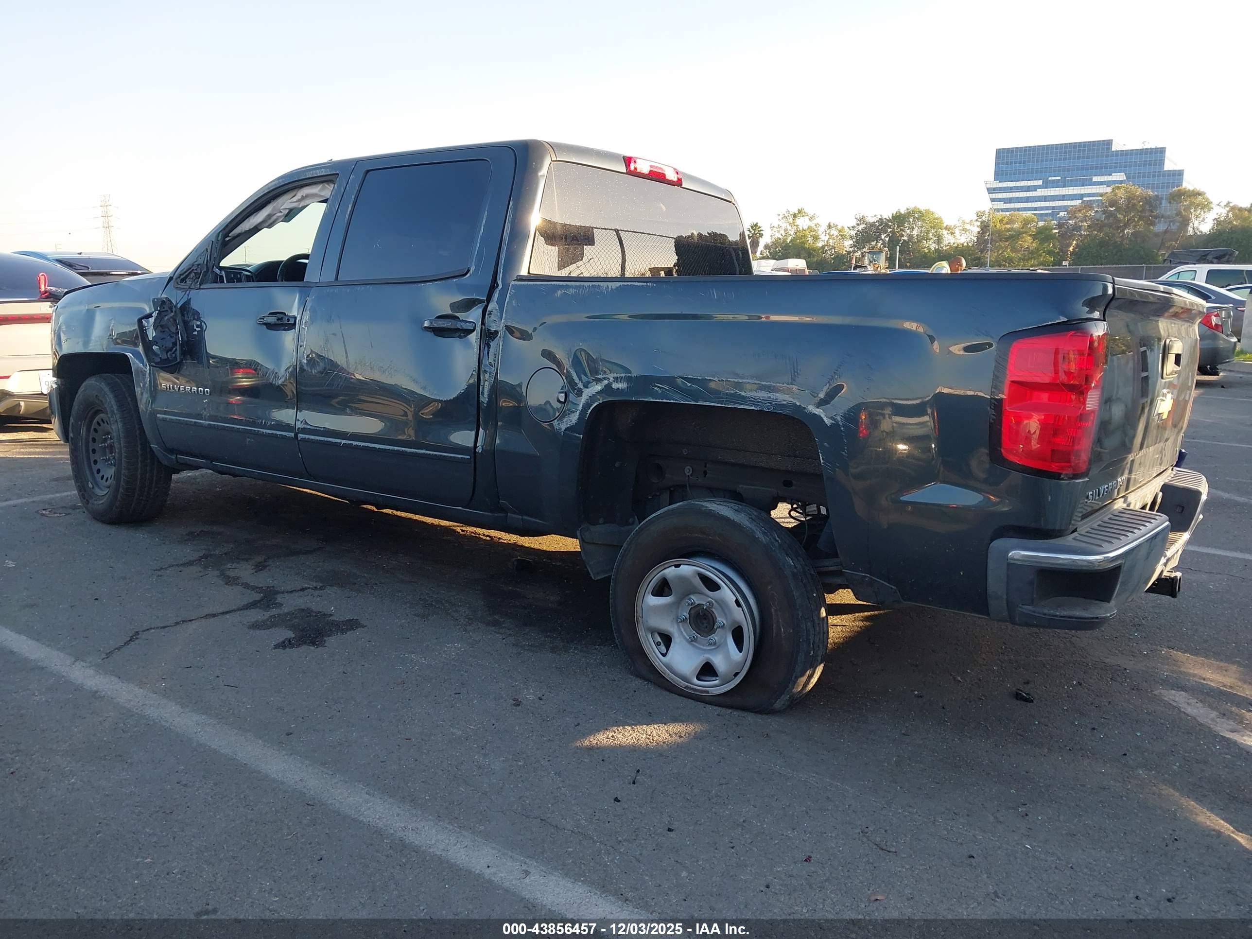 CHEVROLET SILVERADO image 3