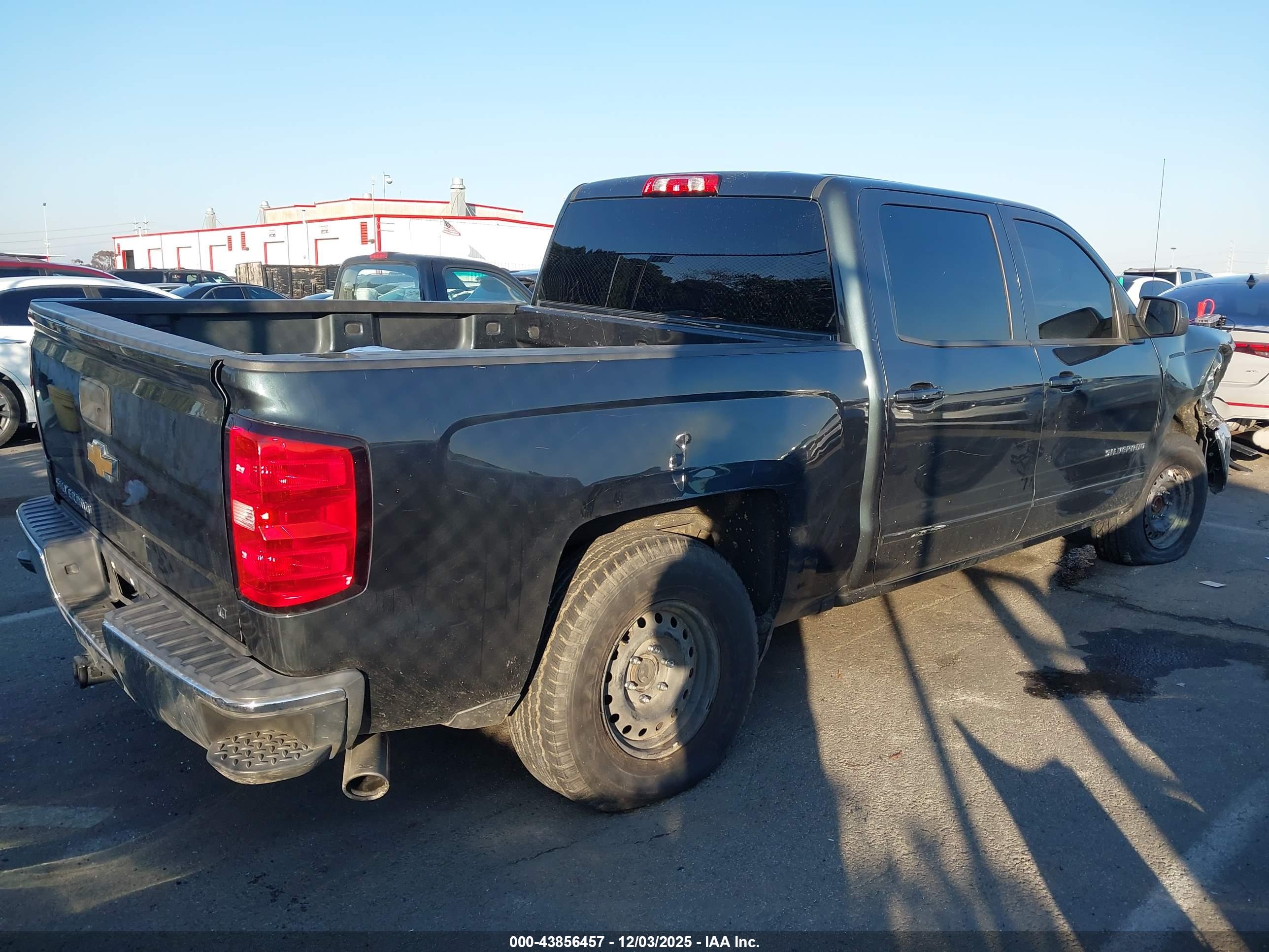 CHEVROLET SILVERADO image 4