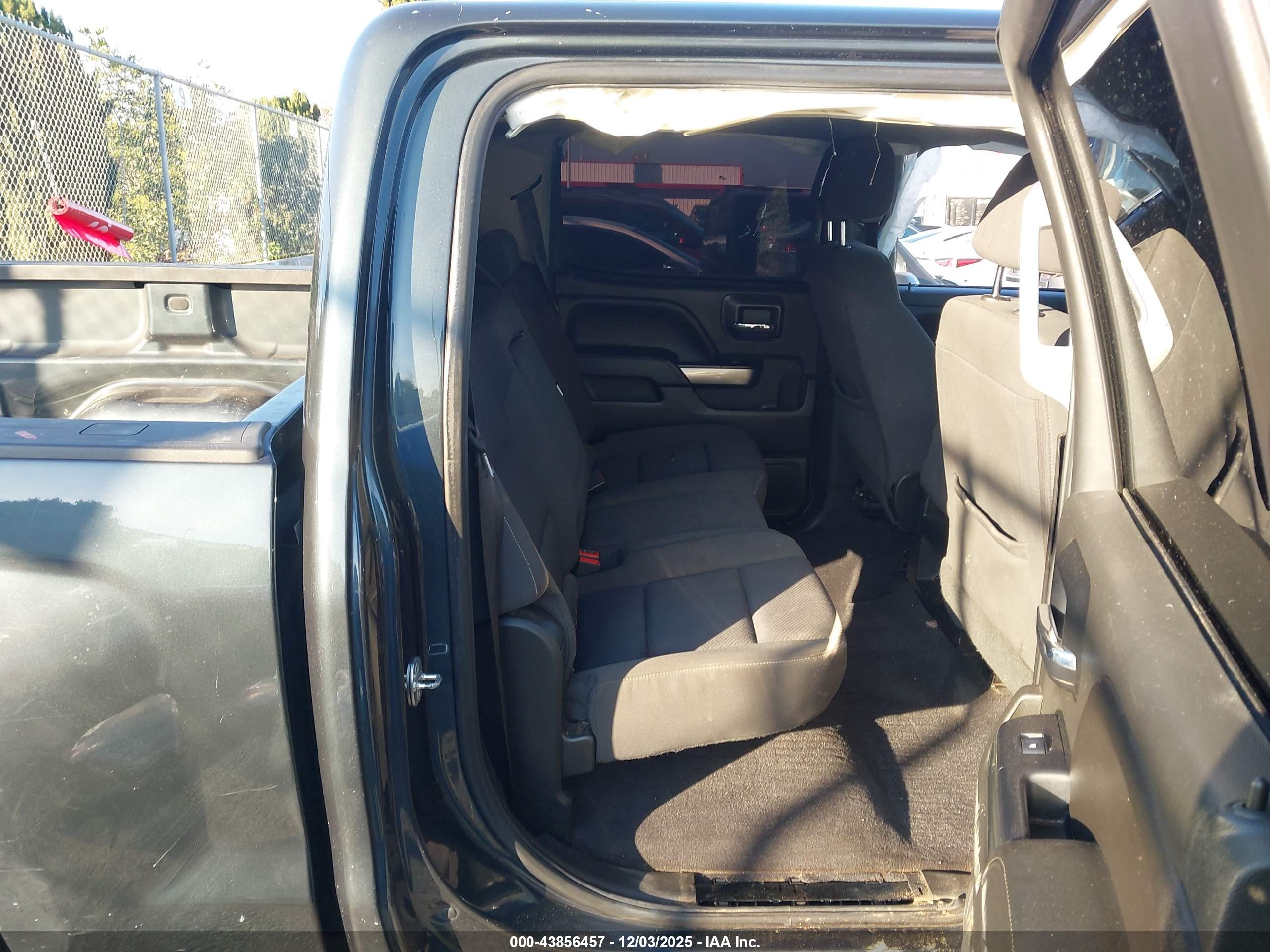 CHEVROLET SILVERADO image 8