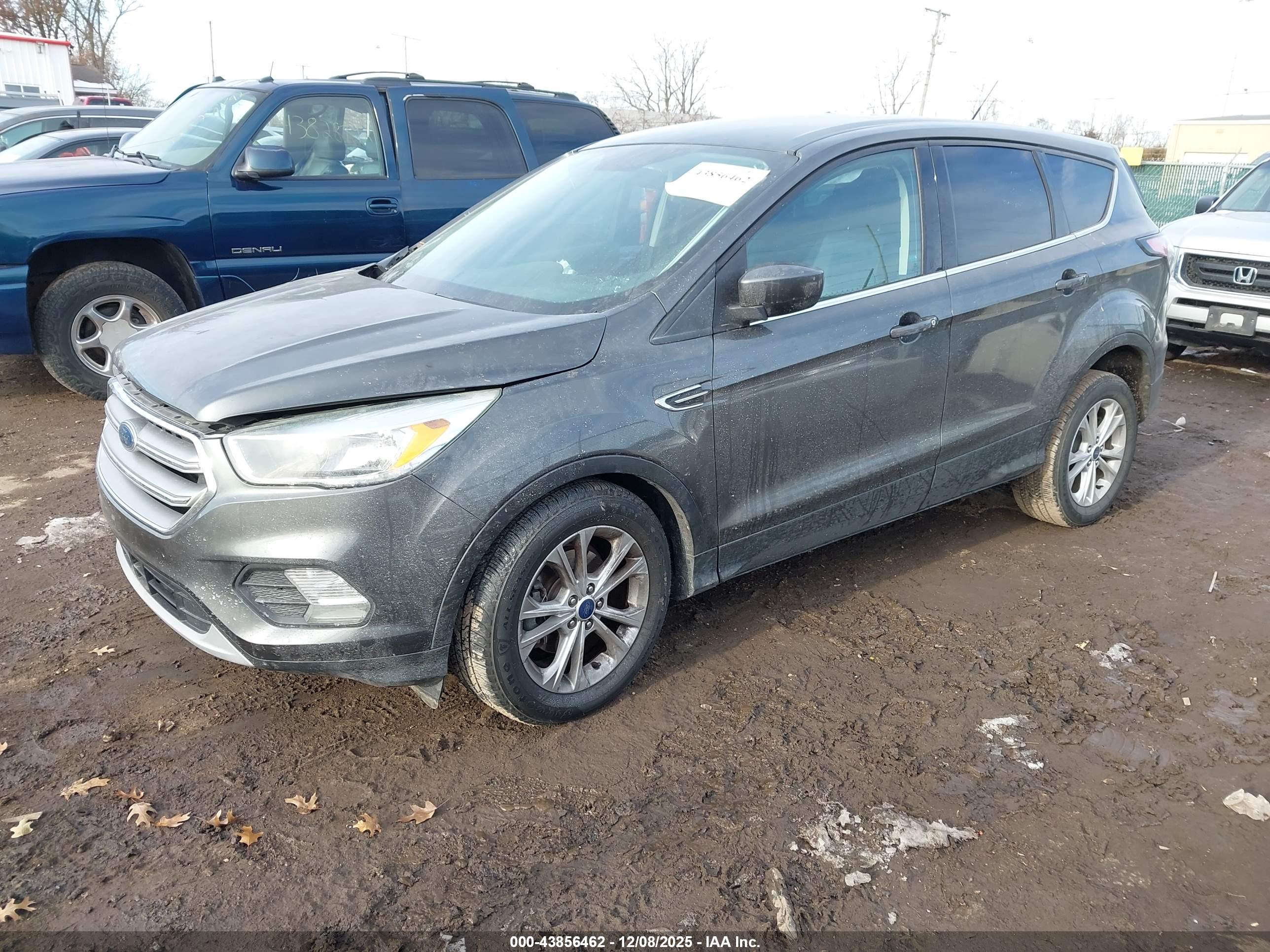 FORD ESCAPE image 2