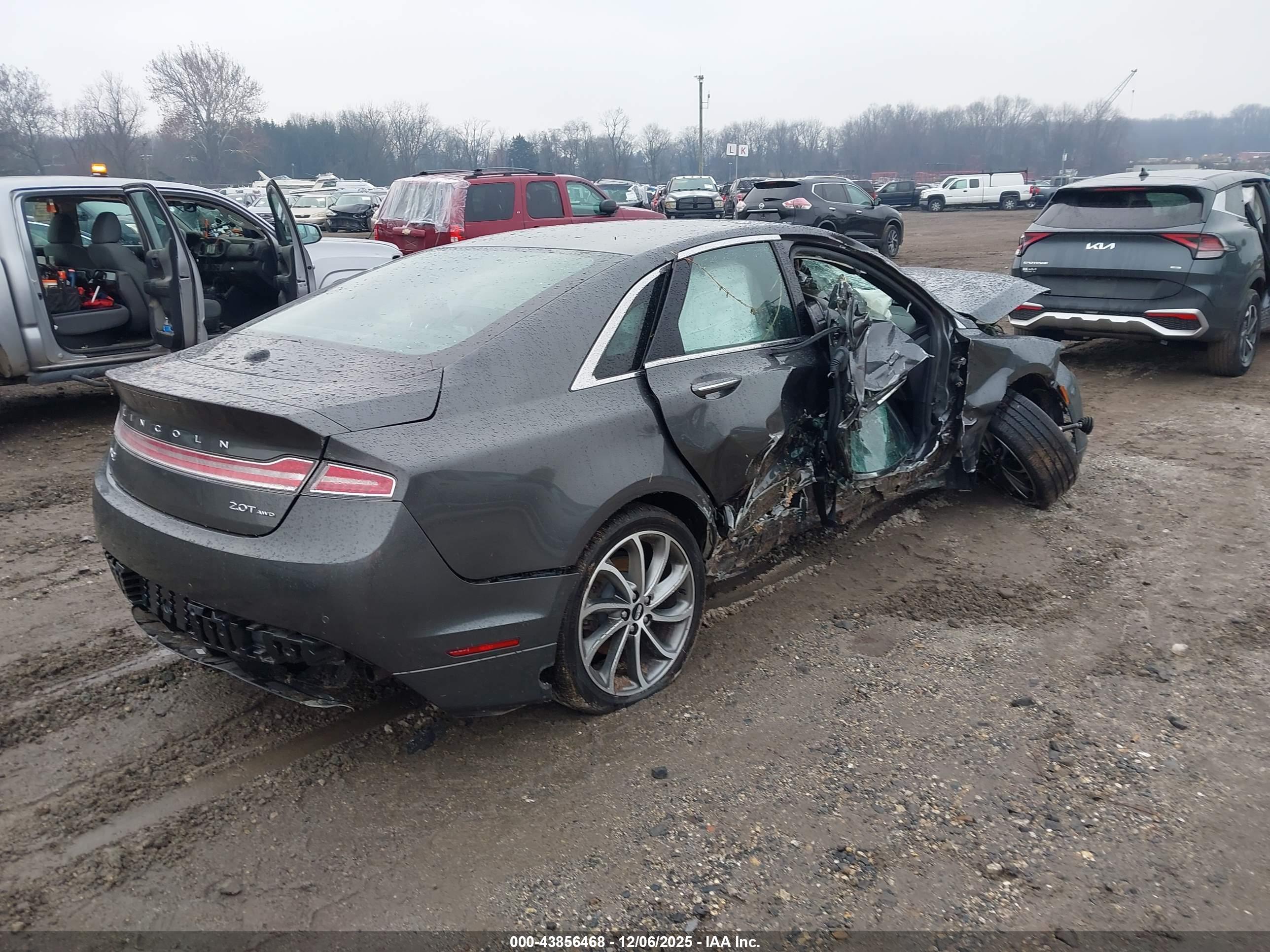 LINCOLN MKZ image 4
