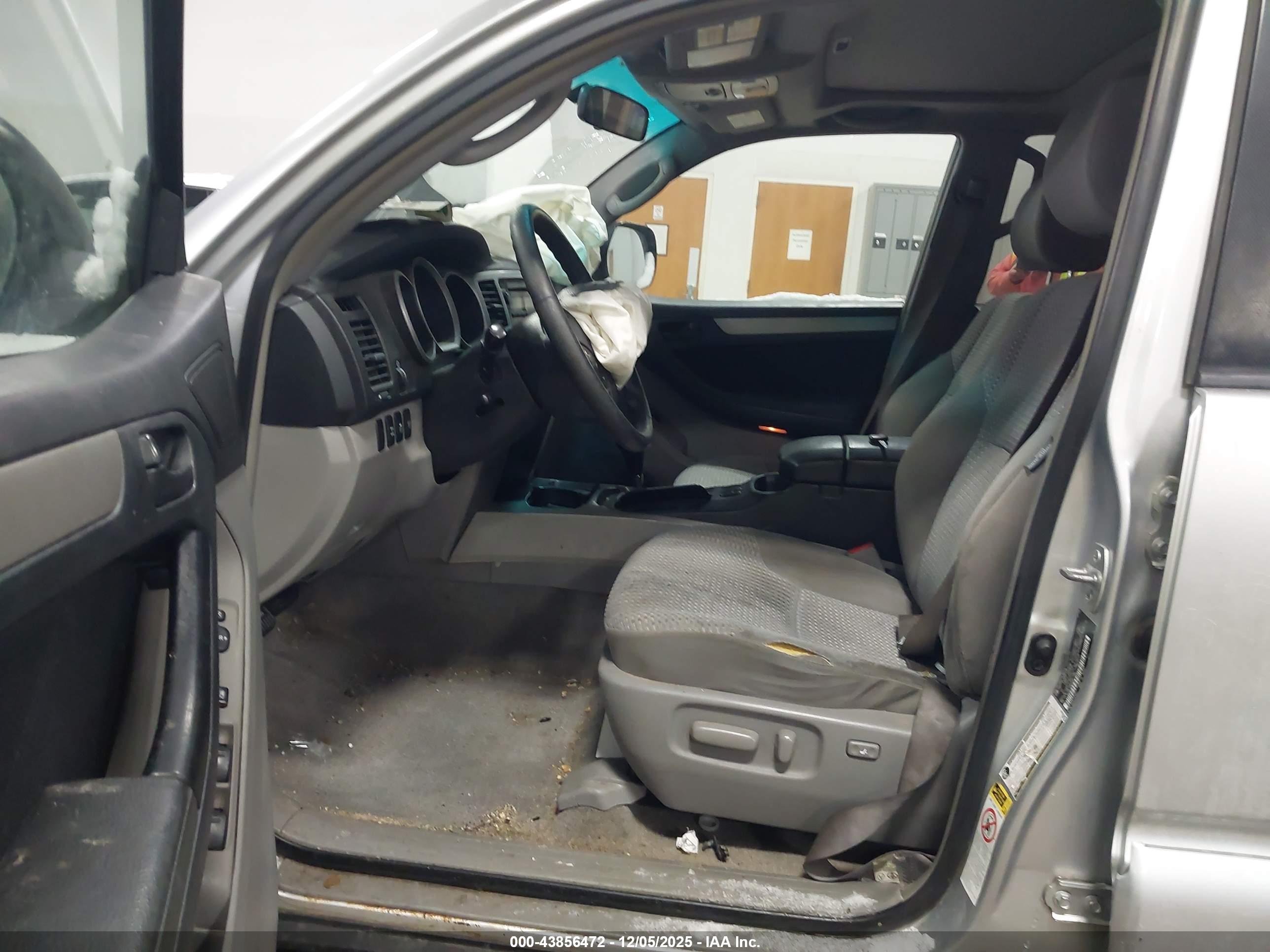TOYOTA 4RUNNER image 5
