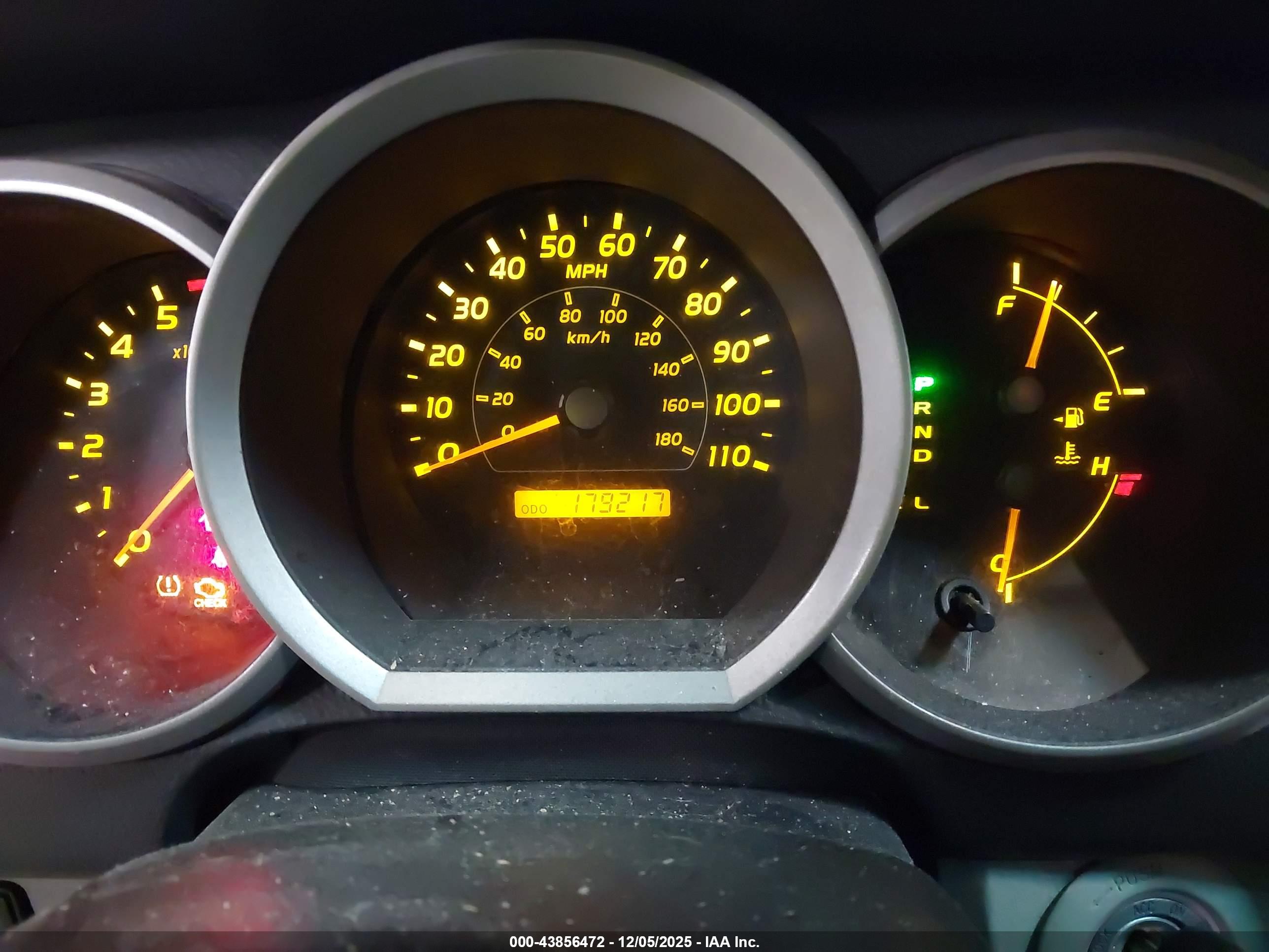 TOYOTA 4RUNNER image 7