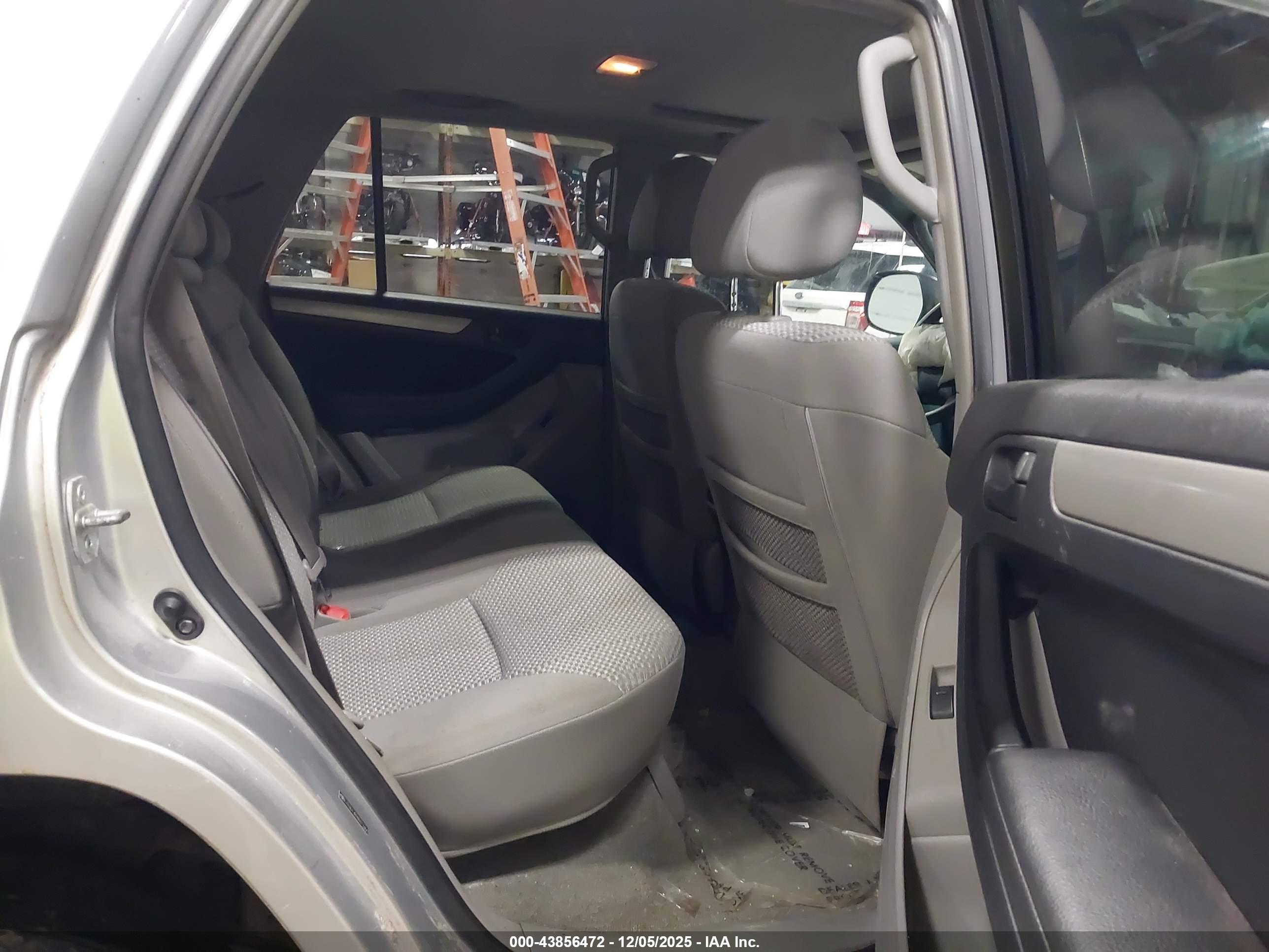 TOYOTA 4RUNNER image 8
