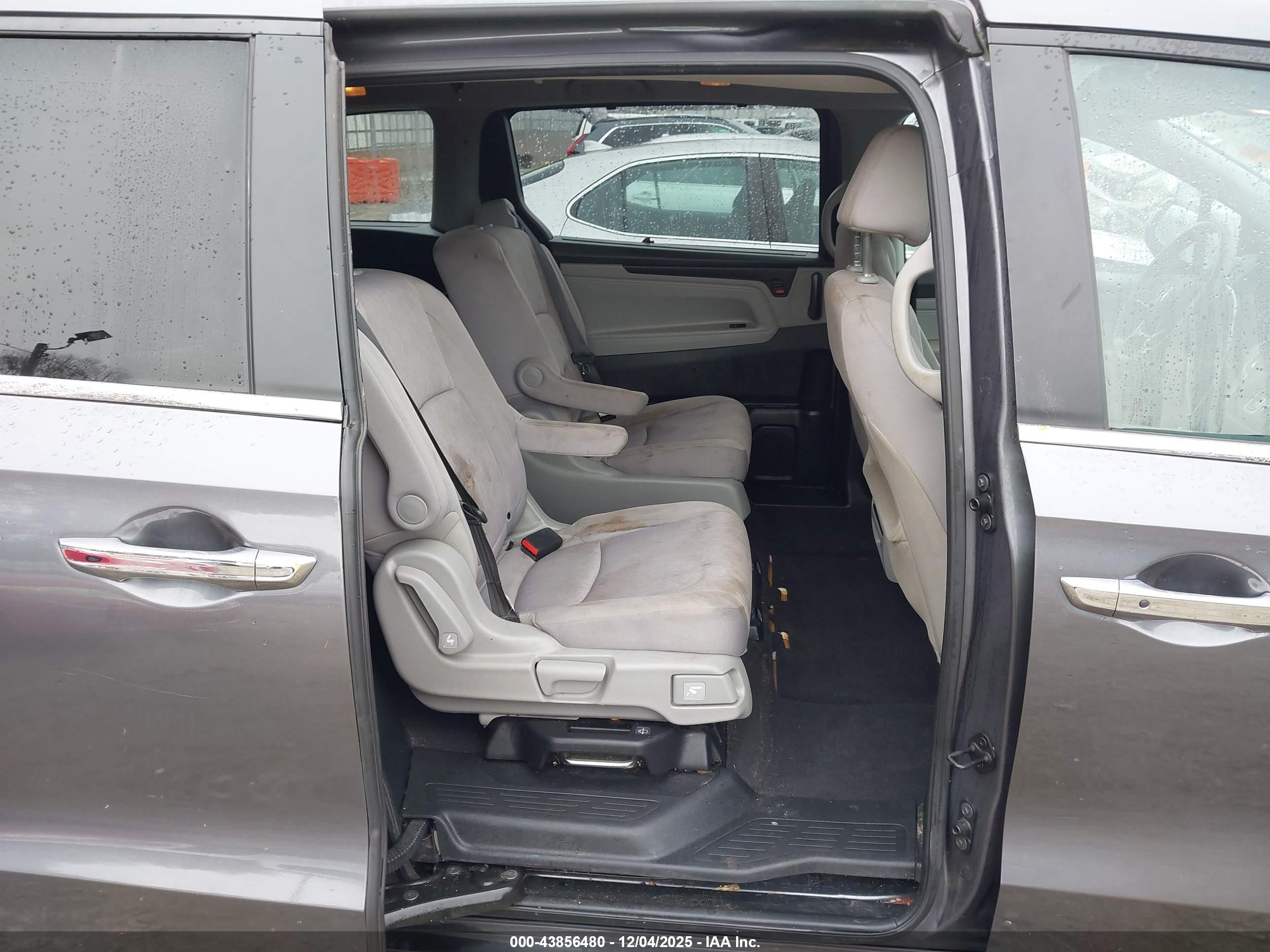 HONDA ODYSSEY image 8