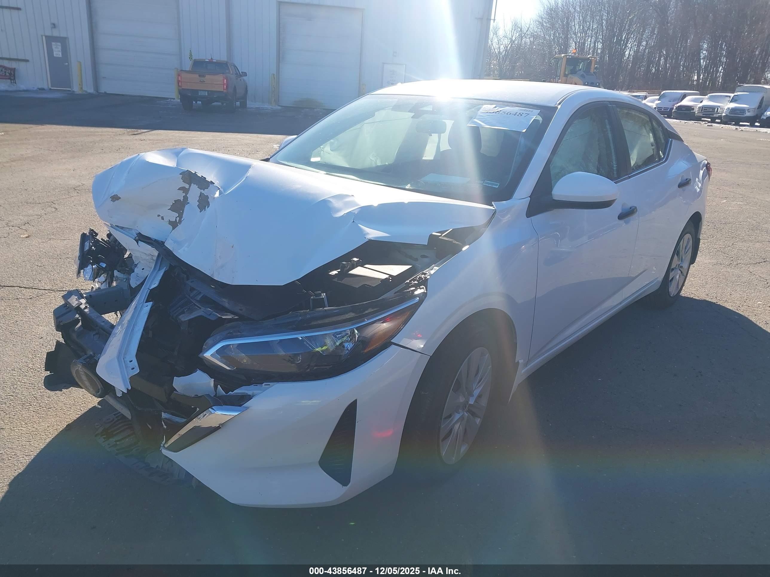 NISSAN SENTRA image 2