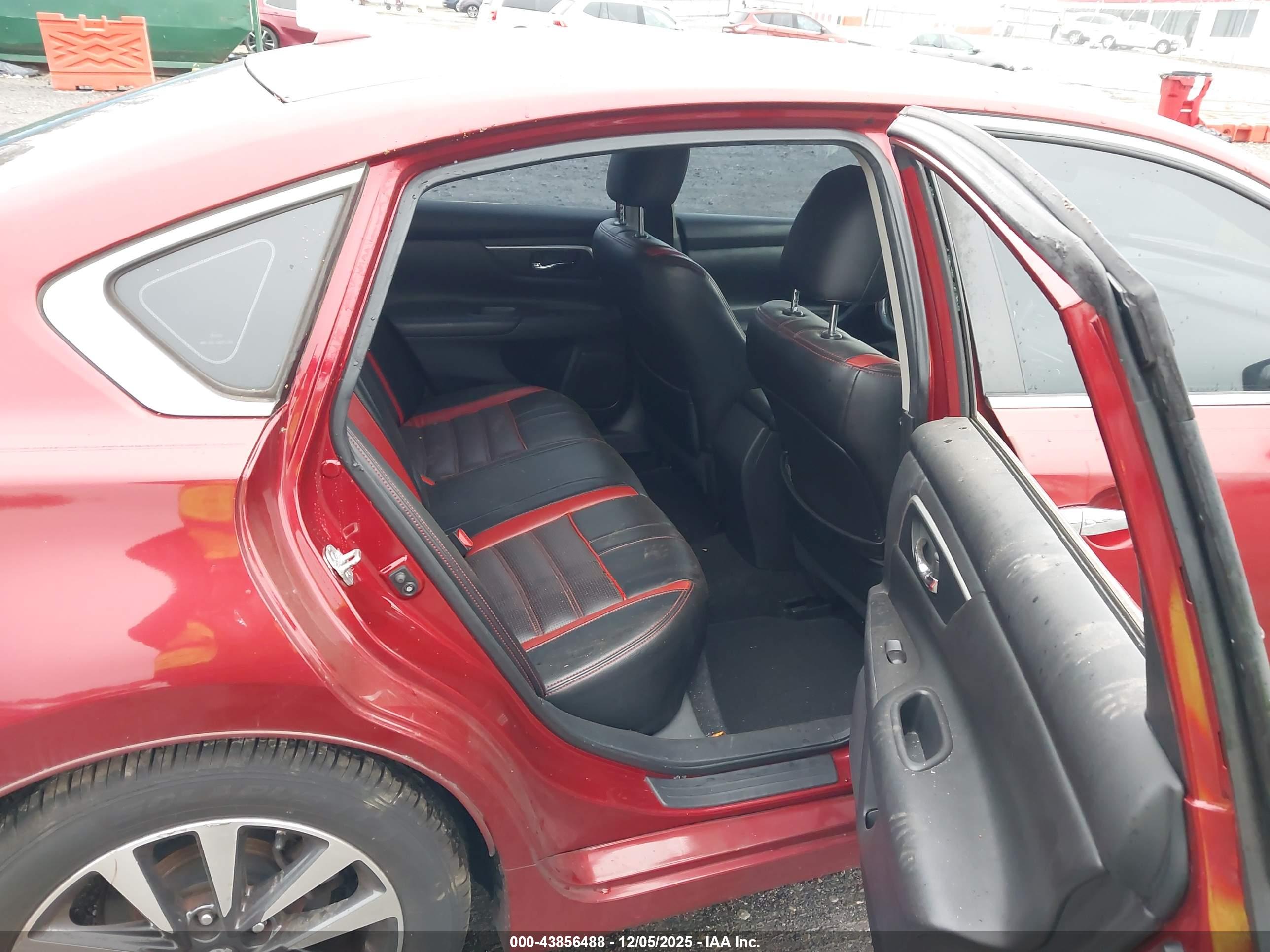 NISSAN ALTIMA image 8