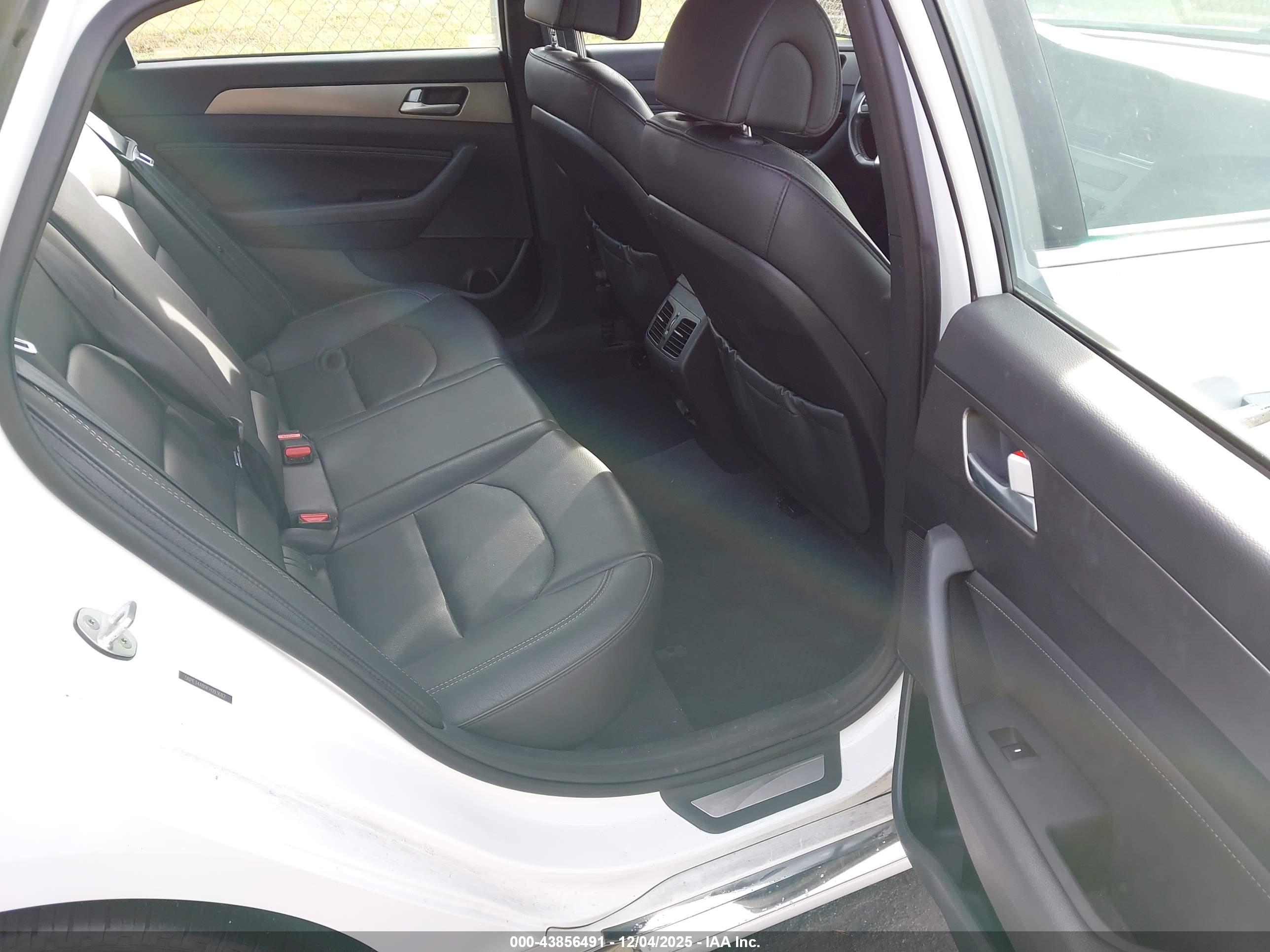 HYUNDAI SONATA image 8