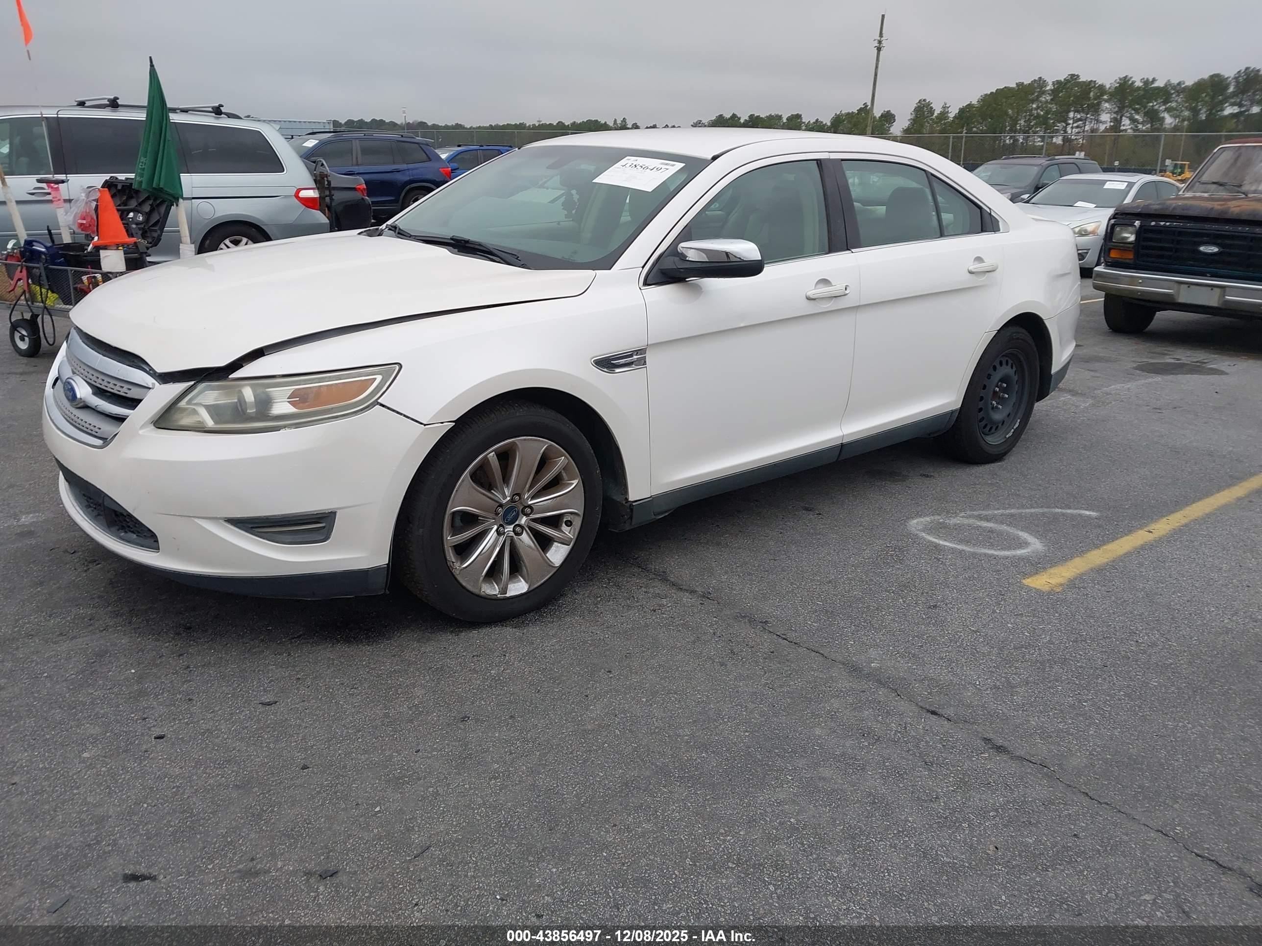 FORD TAURUS image 2