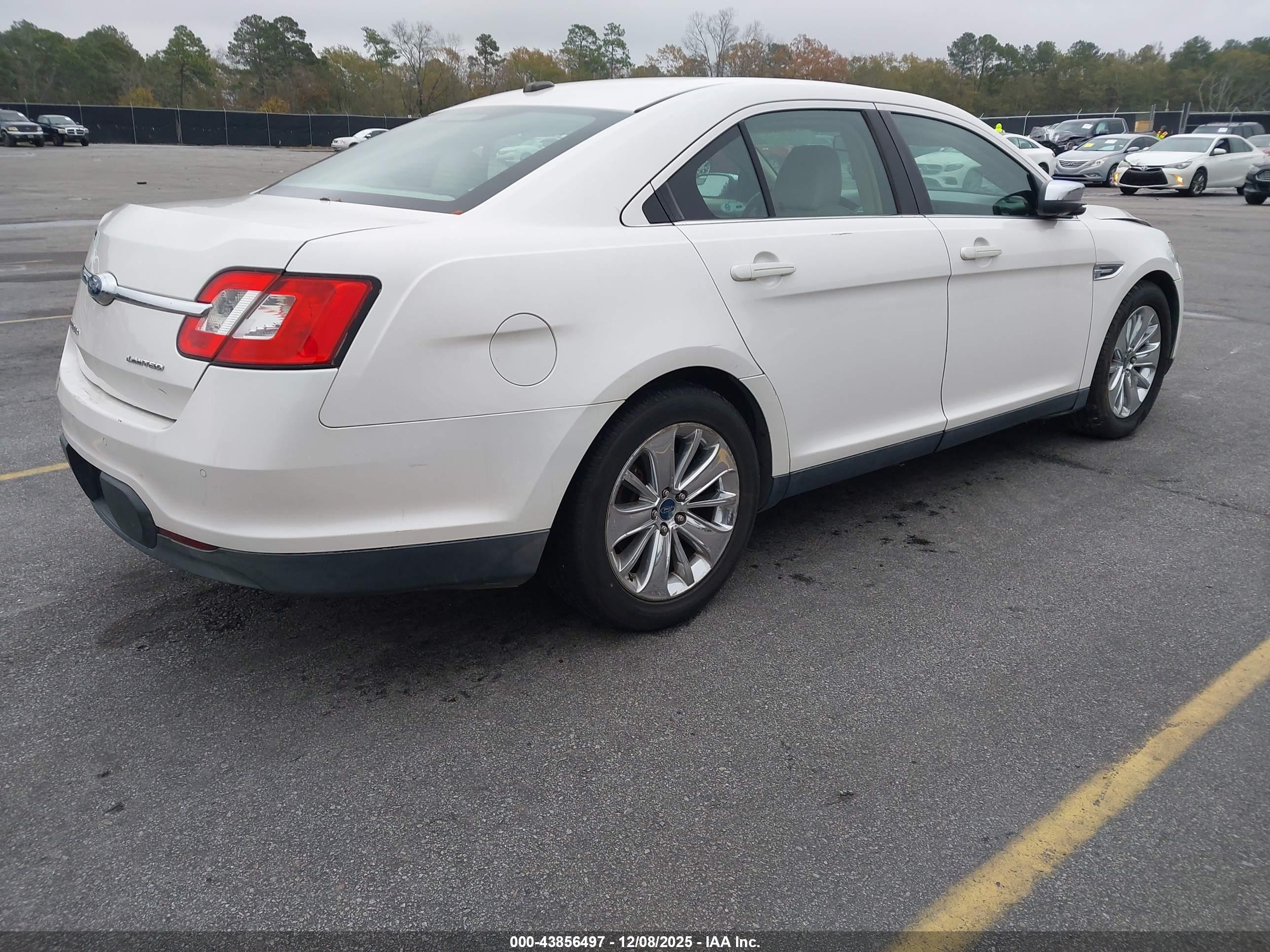 FORD TAURUS image 4