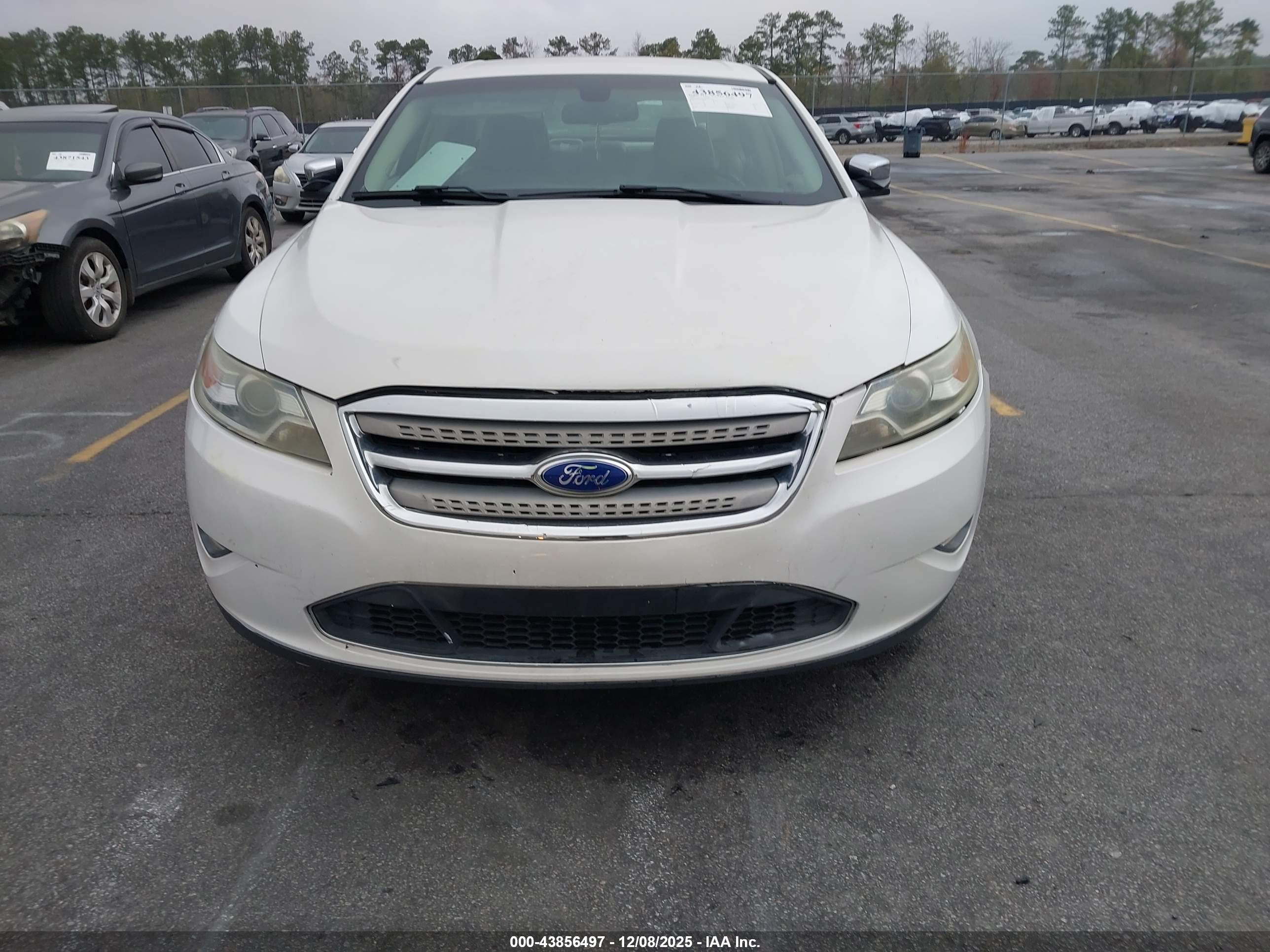 FORD TAURUS image 6