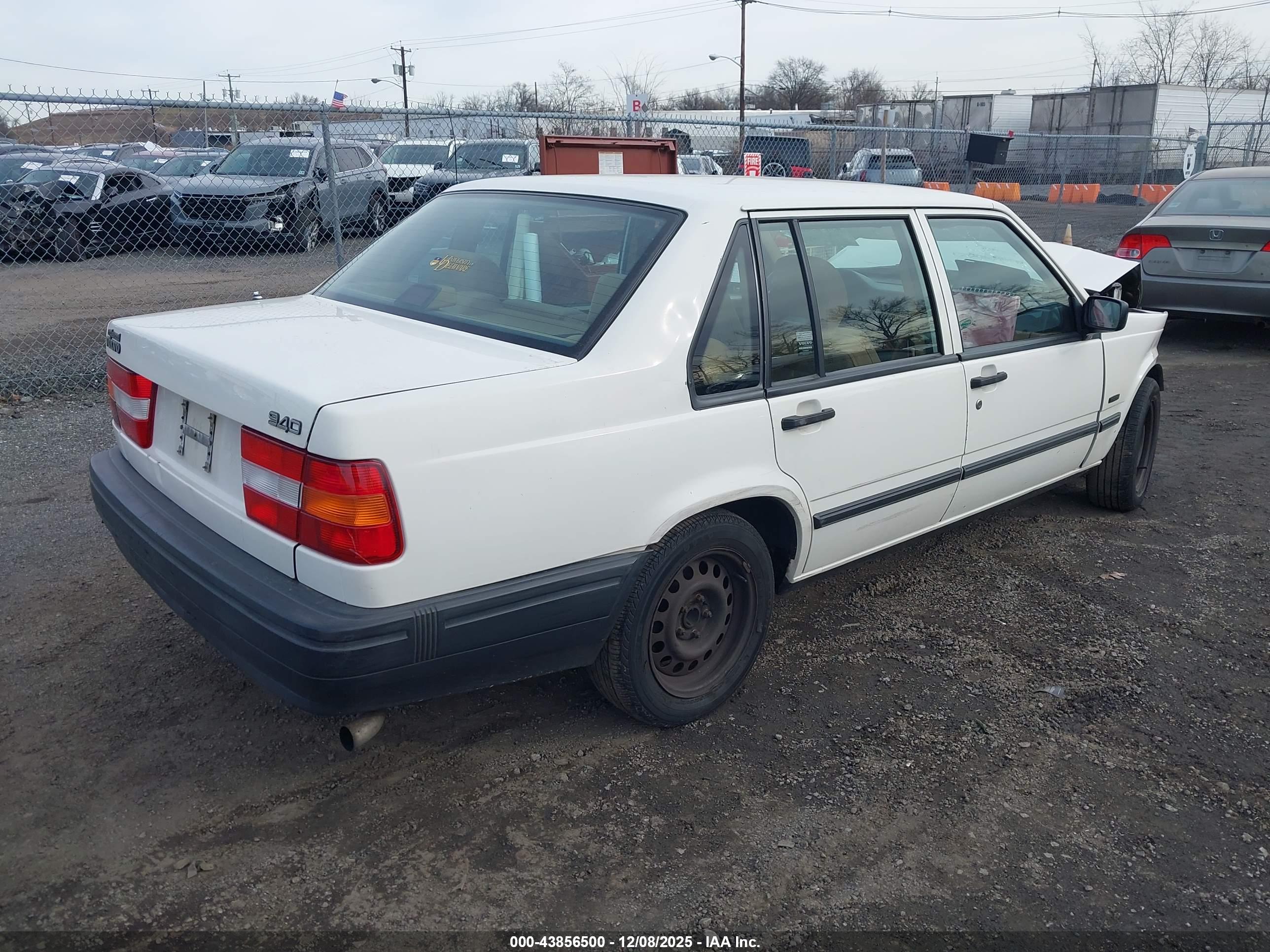 VOLVO 940 image 4