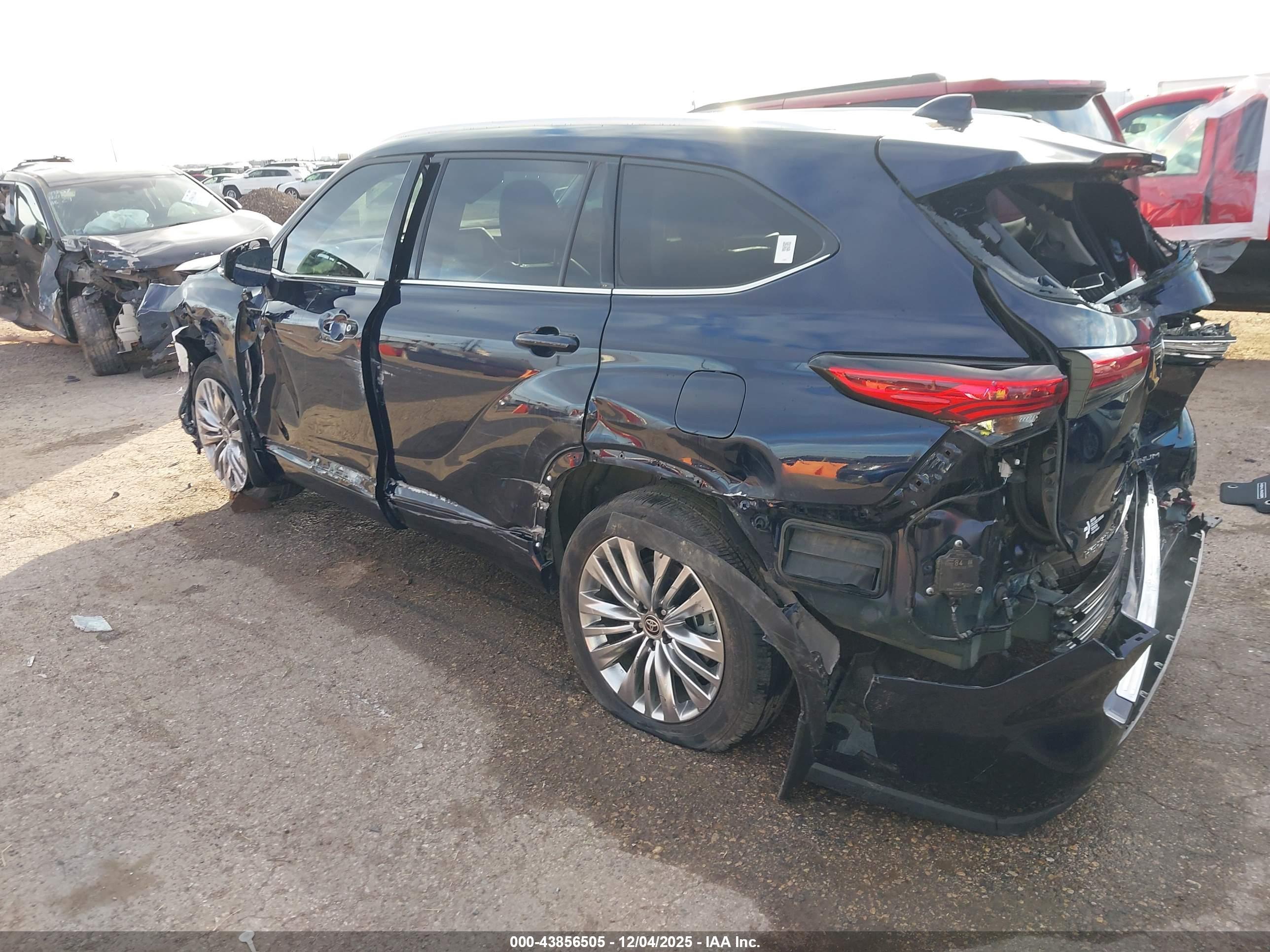 TOYOTA HIGHLANDER image 3