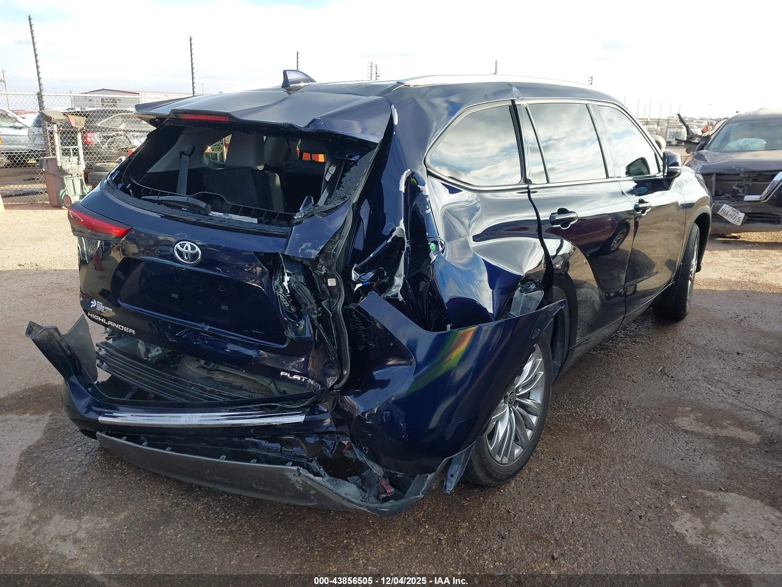 TOYOTA HIGHLANDER image 4