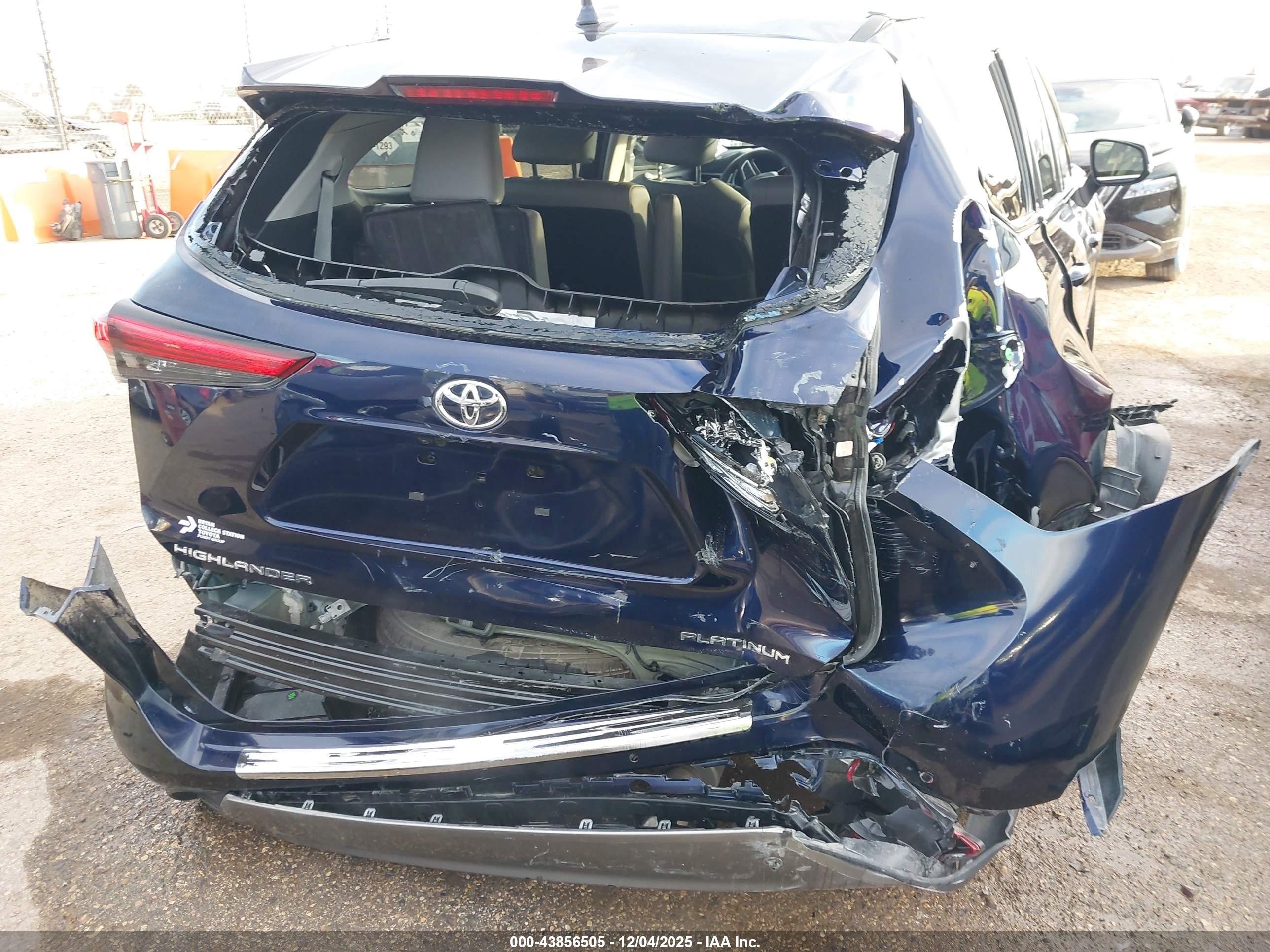TOYOTA HIGHLANDER image 6