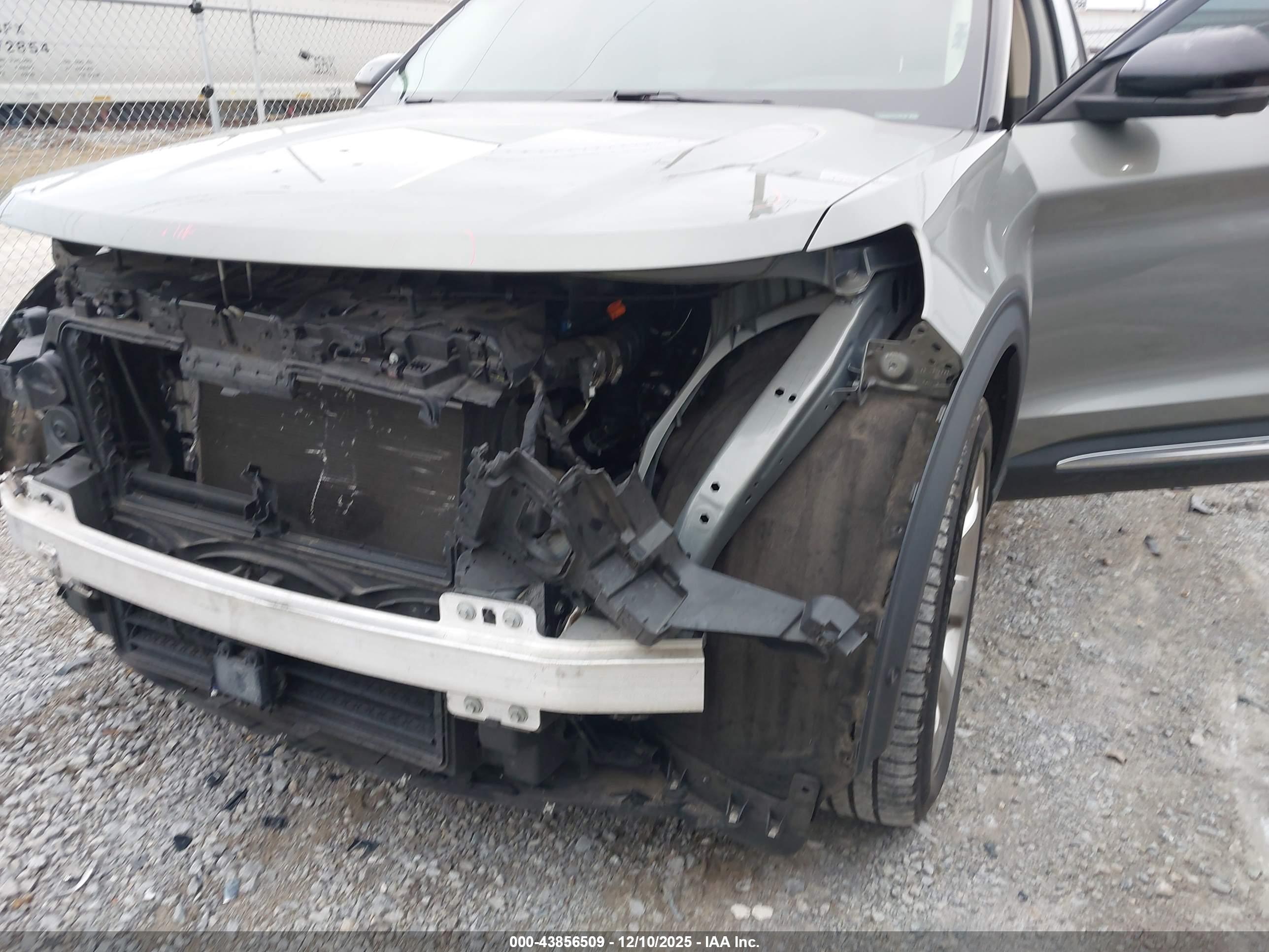 FORD EXPLORER image 6