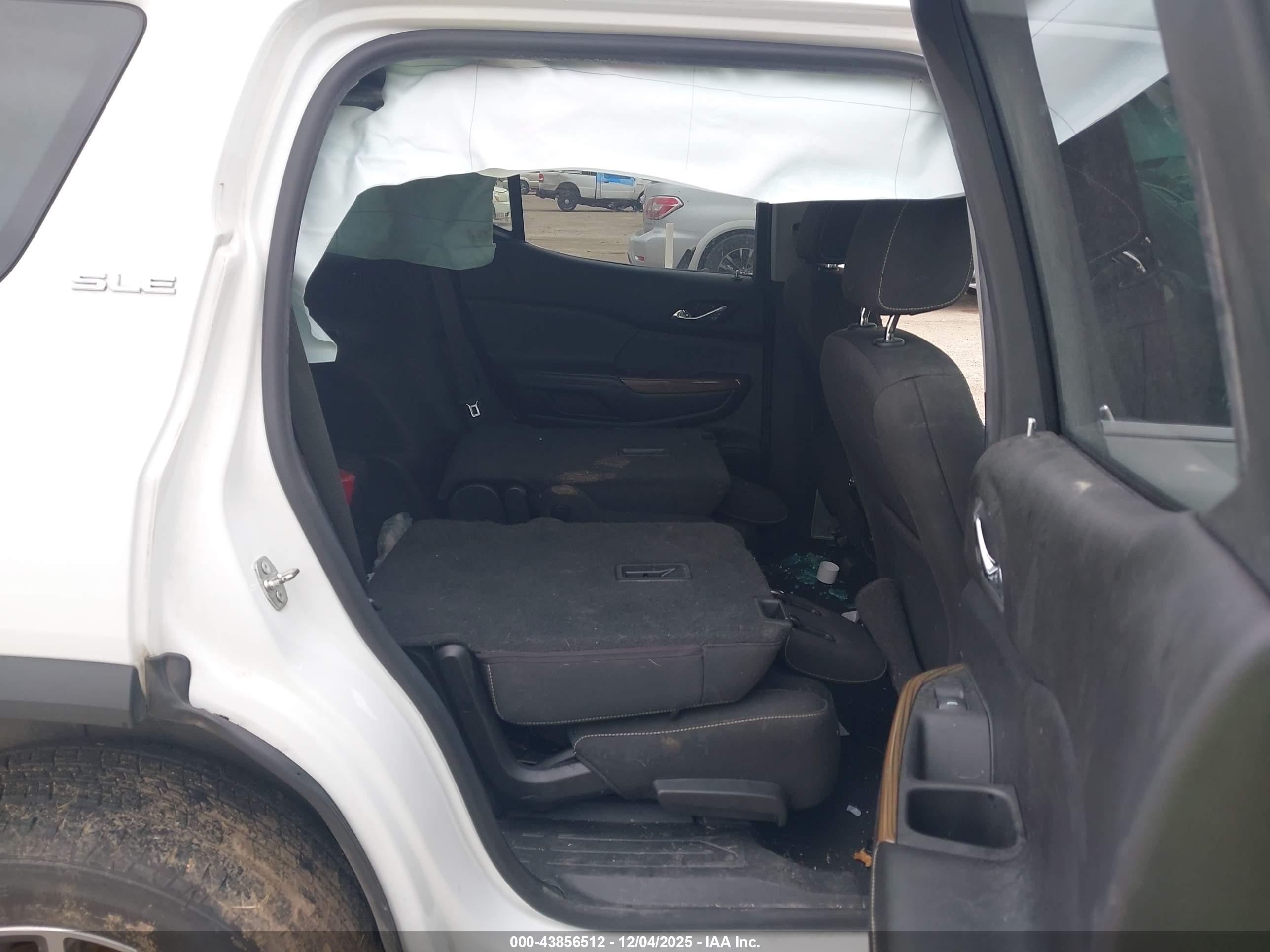 GMC ACADIA image 8