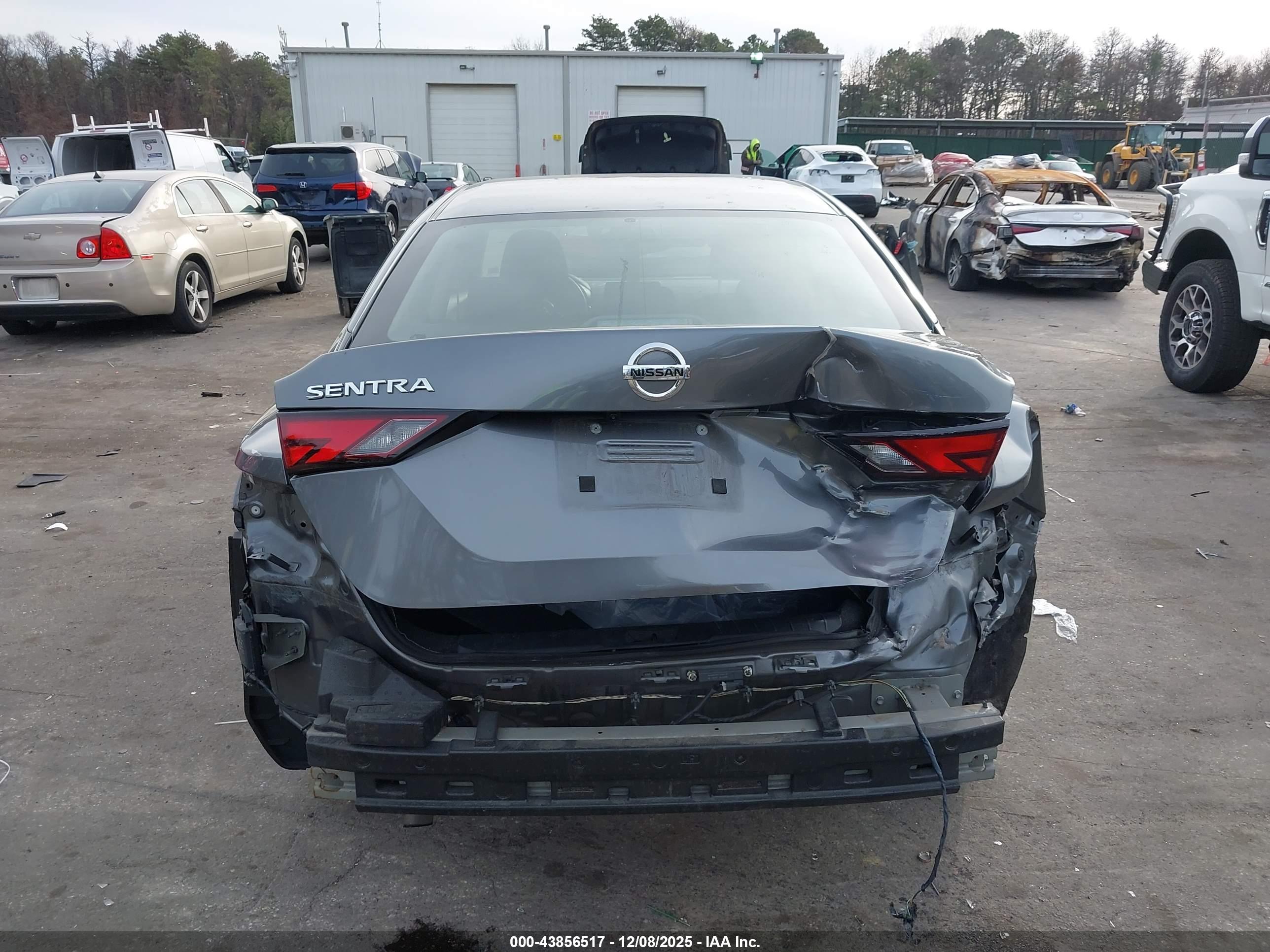 NISSAN SENTRA image 6