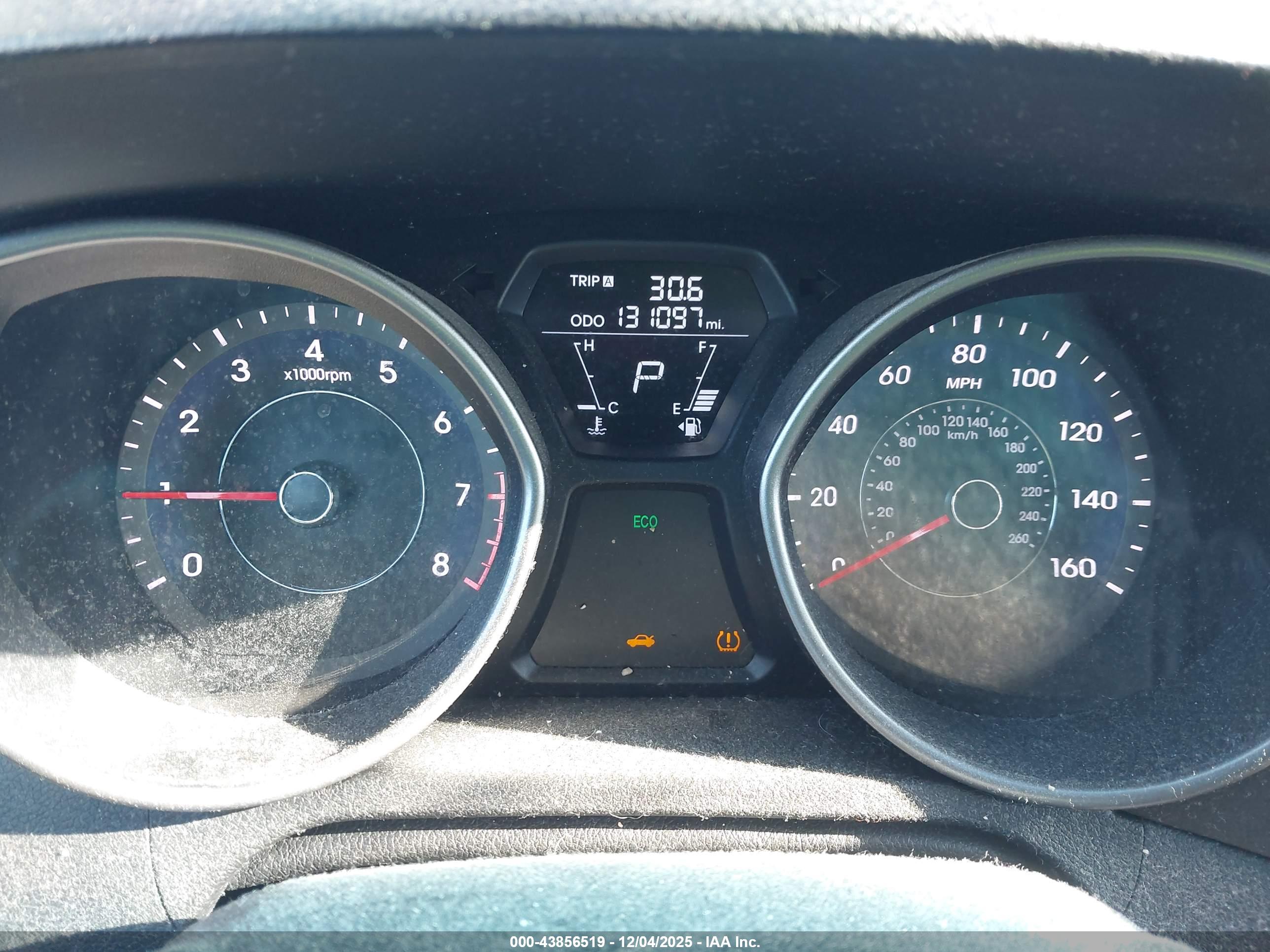 HYUNDAI ELANTRA image 7