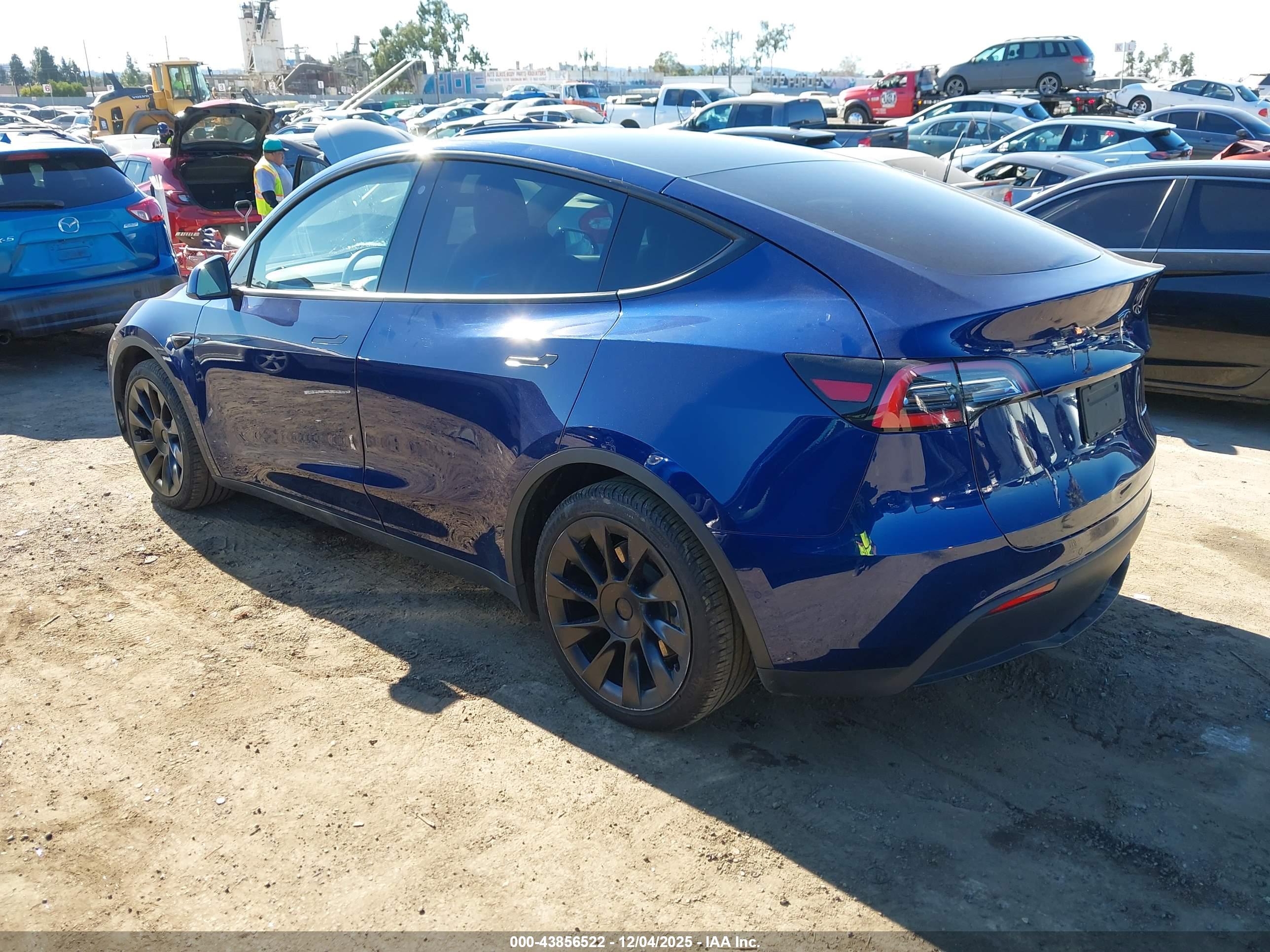 TESLA MODEL image 3