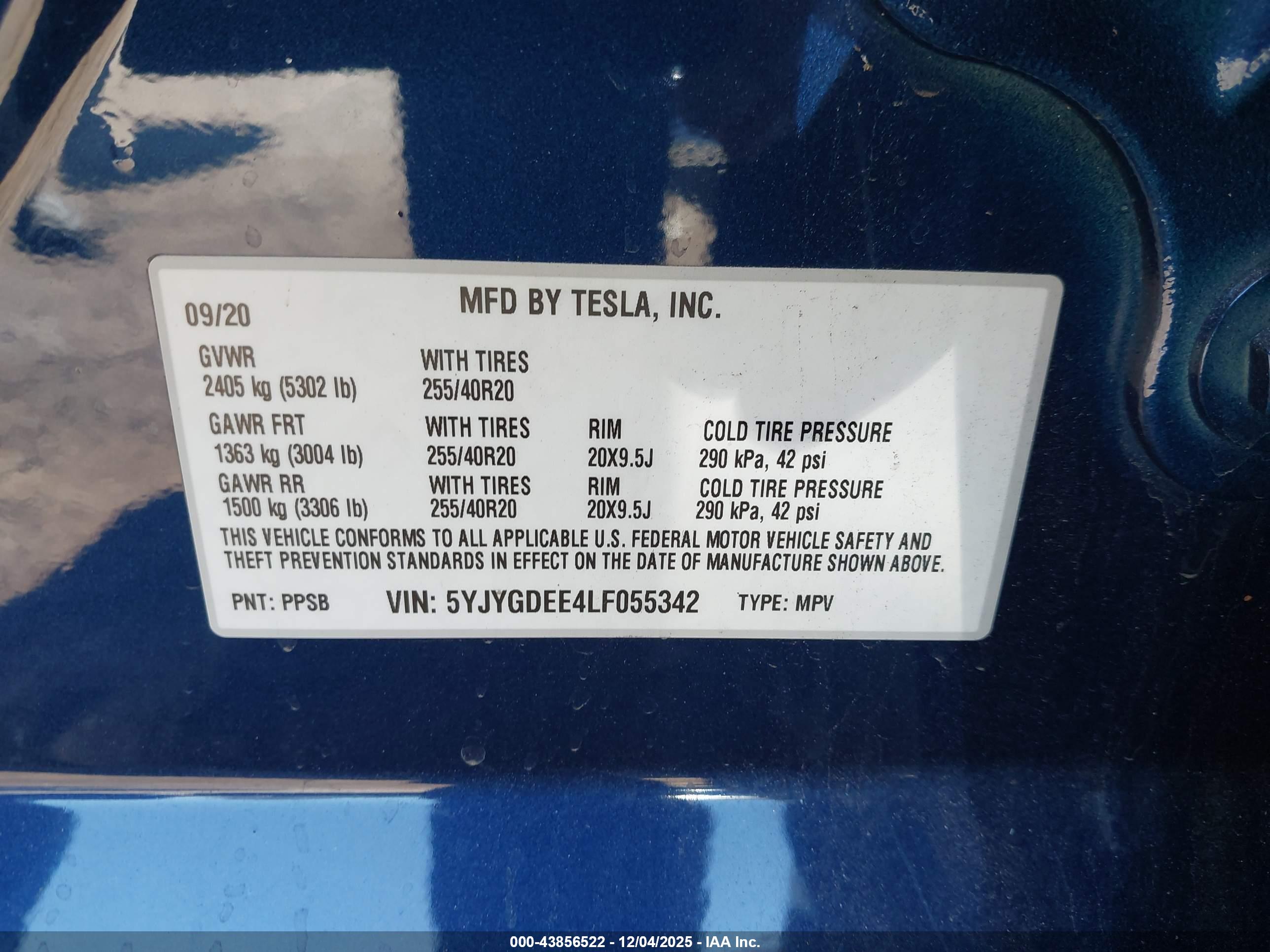 TESLA MODEL image 9