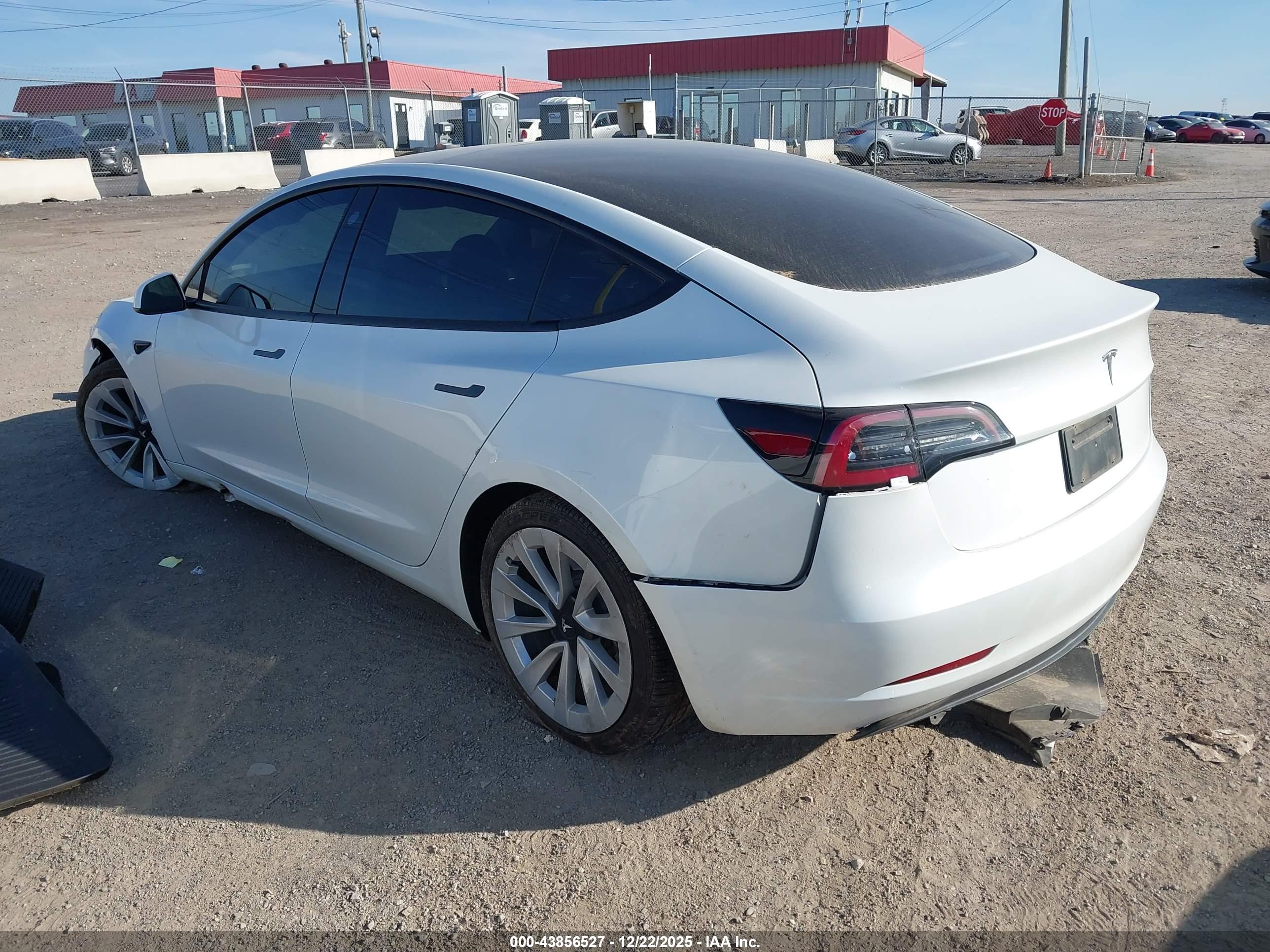 TESLA MODEL image 3